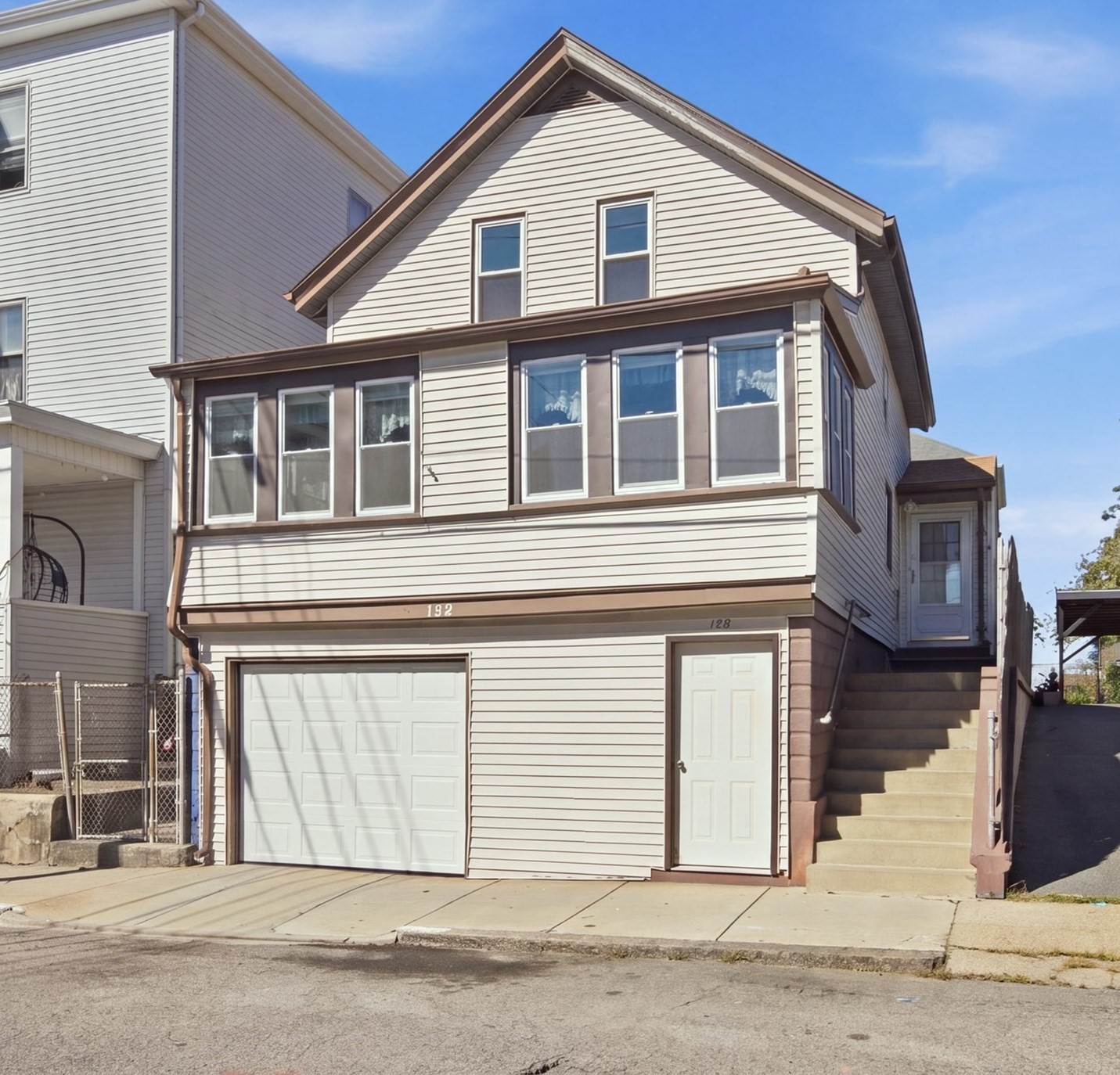 148 Hamlet St Property Photo 2