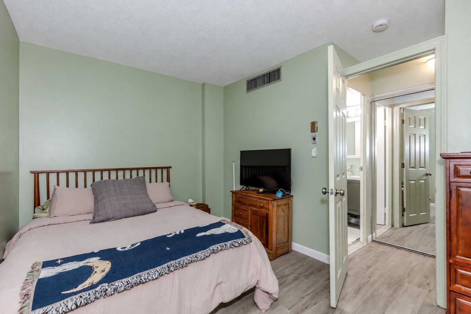 70 Southbridge Street # 705 Property Photo 16