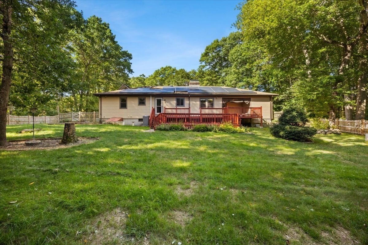 95 Christopher Cr Property Photo 3