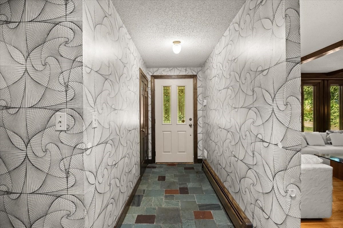 95 Christopher Cr Property Photo 6