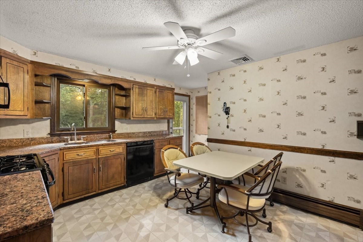 95 Christopher Cr Property Photo 13