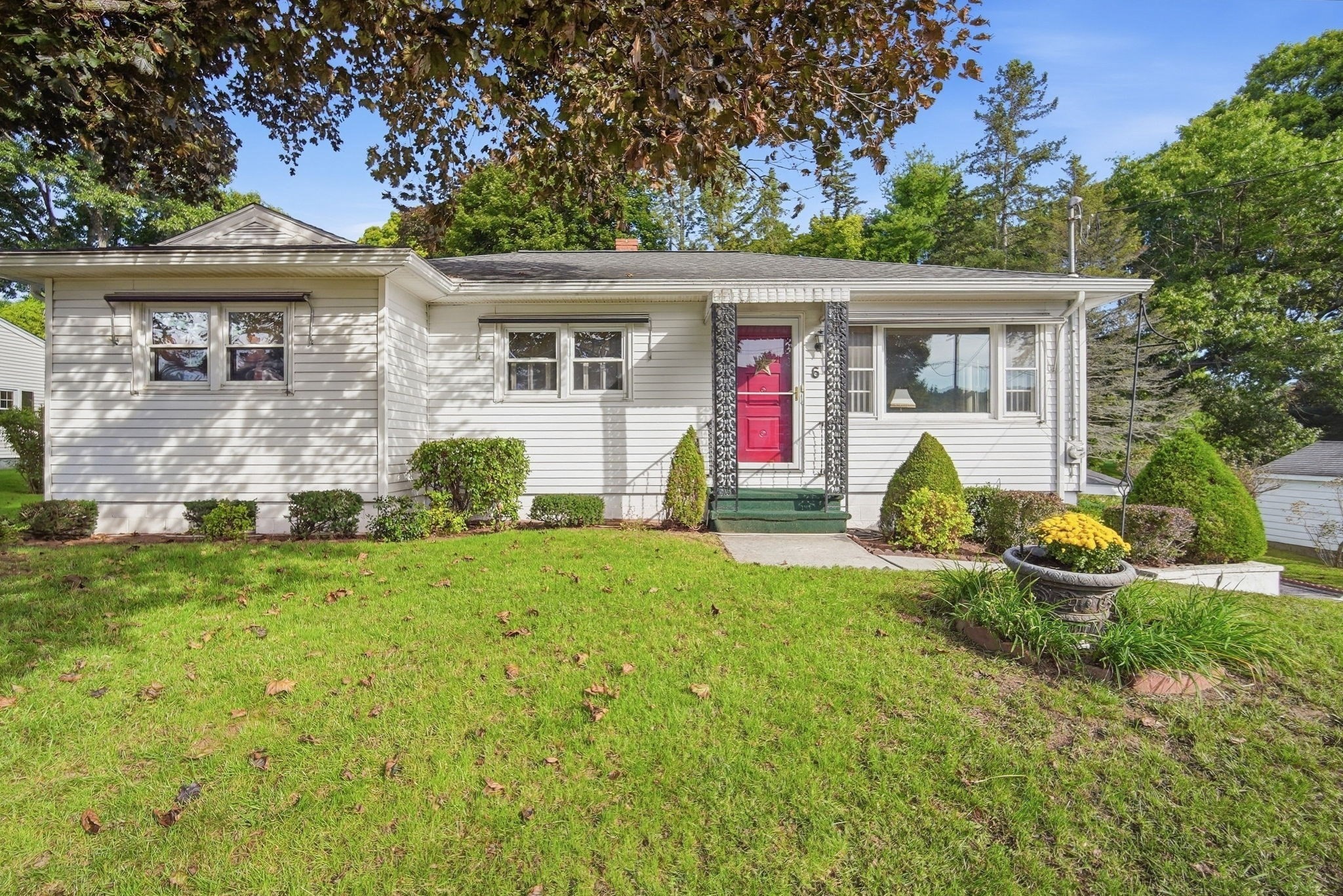 6 Sasur St Property Photo 1