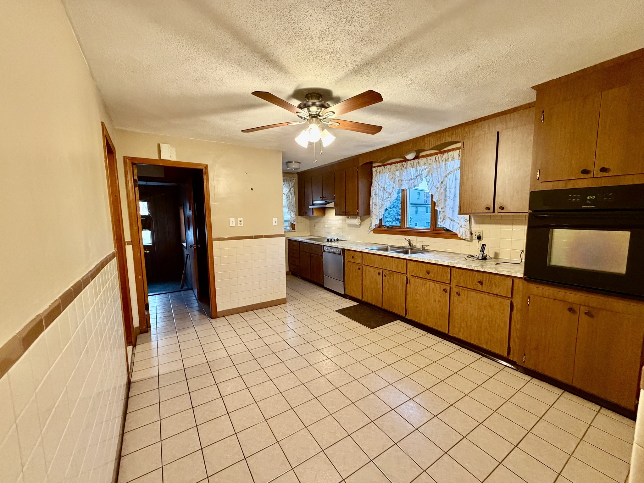 168 Middlesex Avenue # 1 Property Photo 4