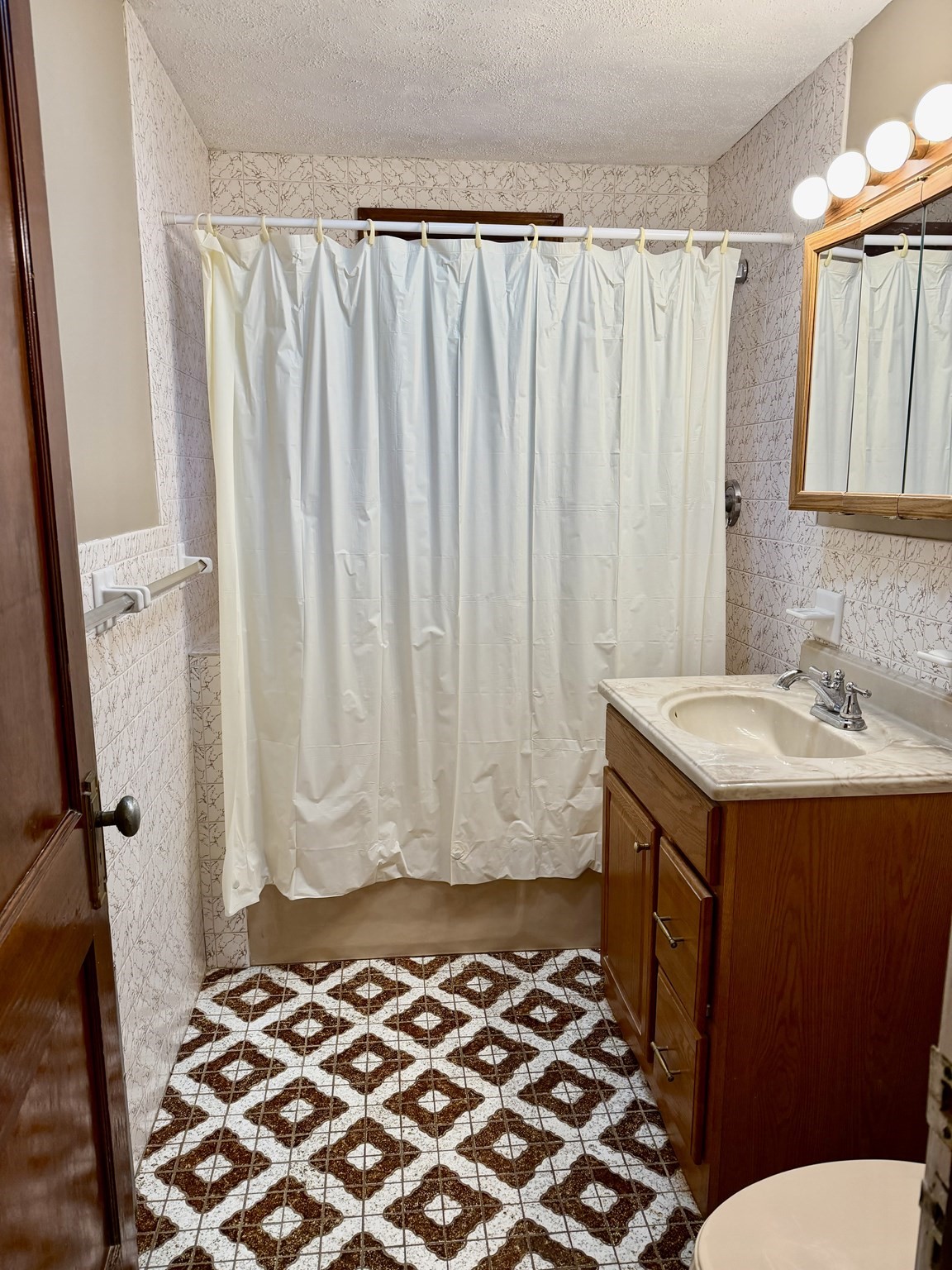 168 Middlesex Avenue # 1 Property Photo 13