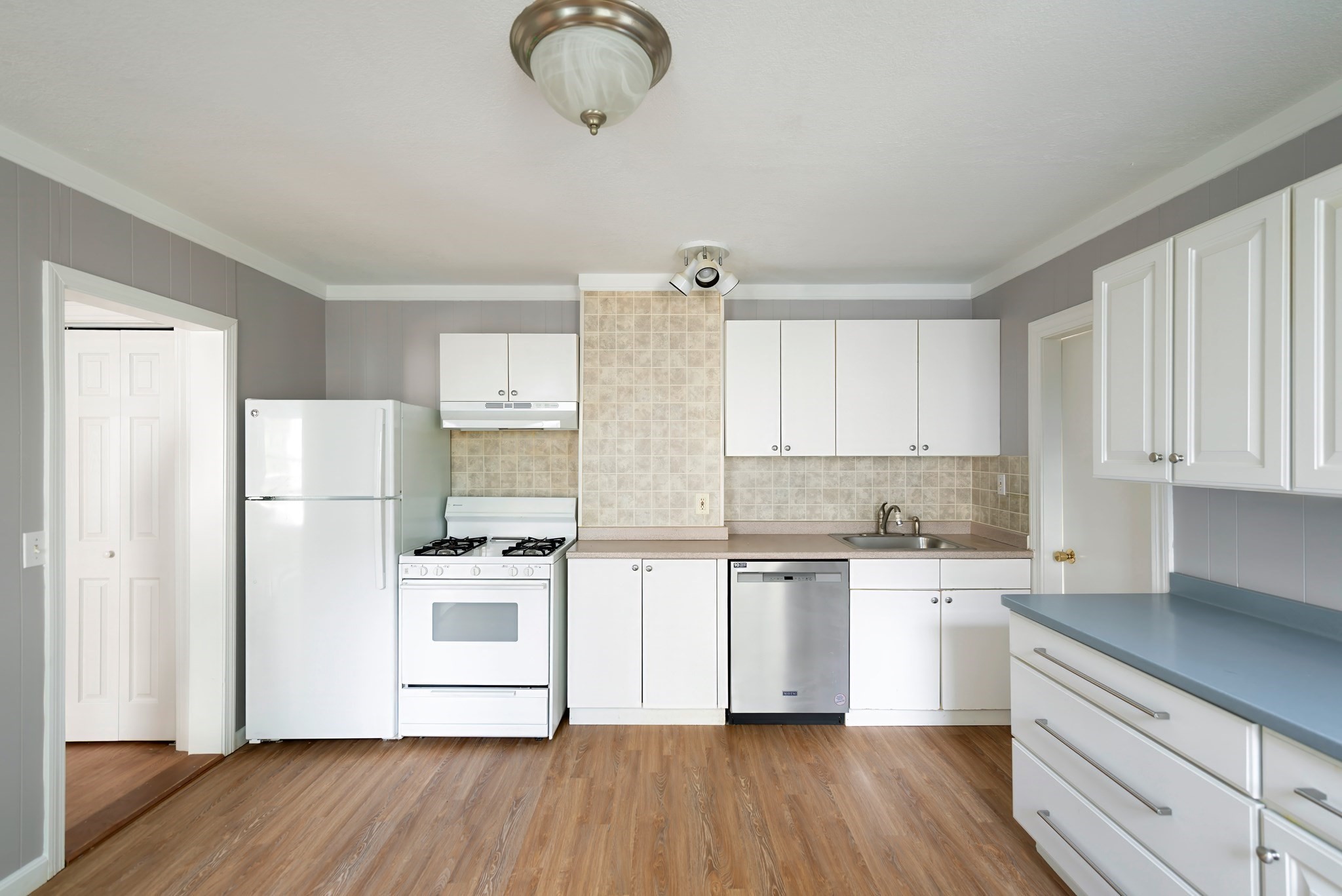 444 Main St # A Property Photo 10