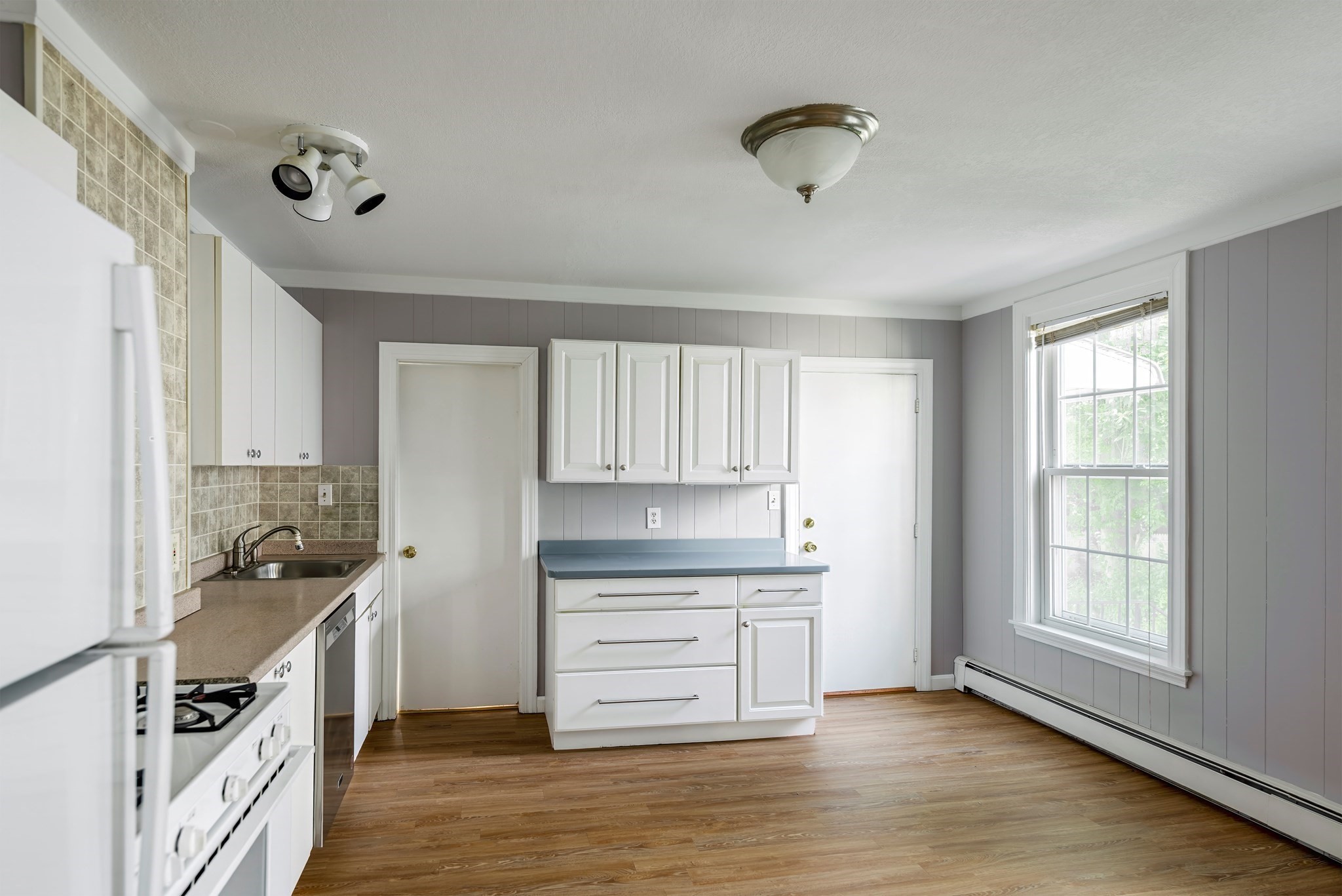 444 Main St # A Property Photo 12