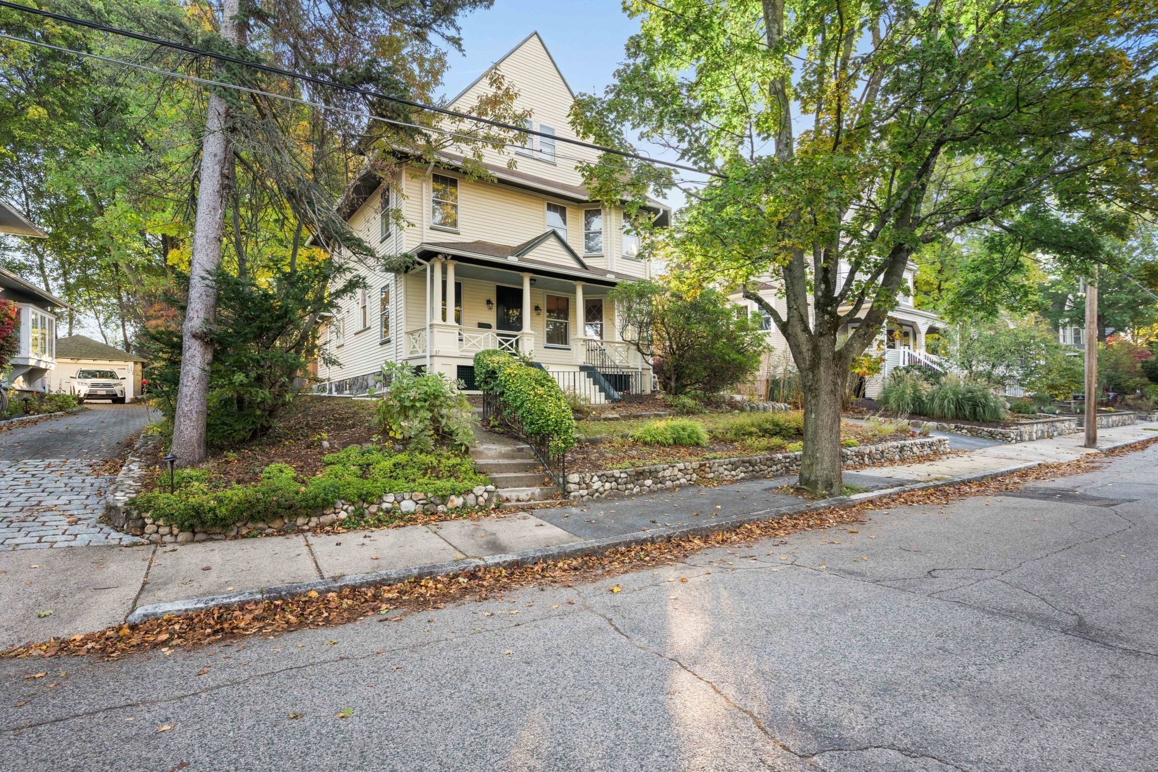 37 Gleason St Property Photo 4