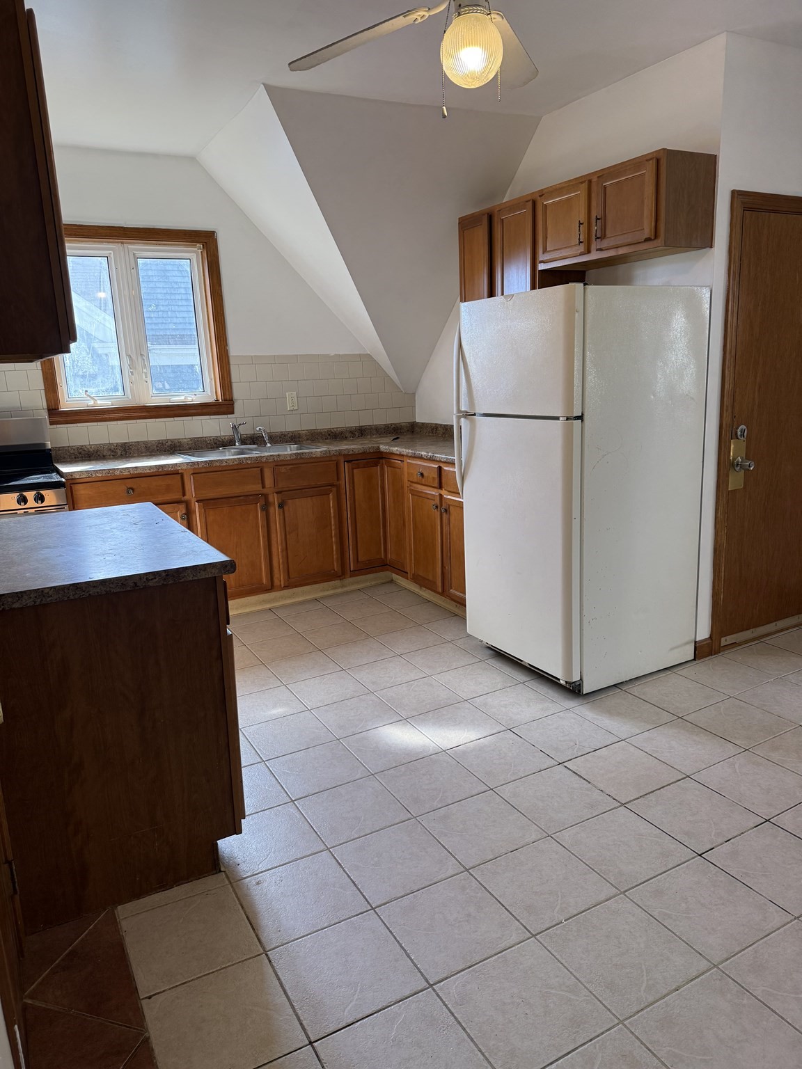 207 Middle St # 3 Property Photo 2