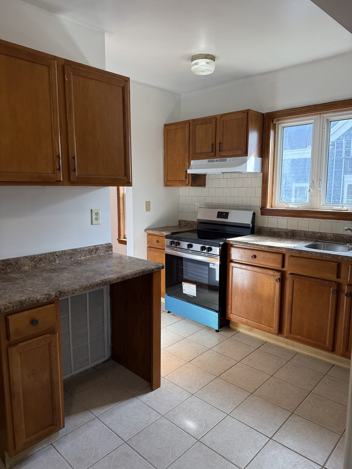 207 Middle St # 3 Property Photo 3
