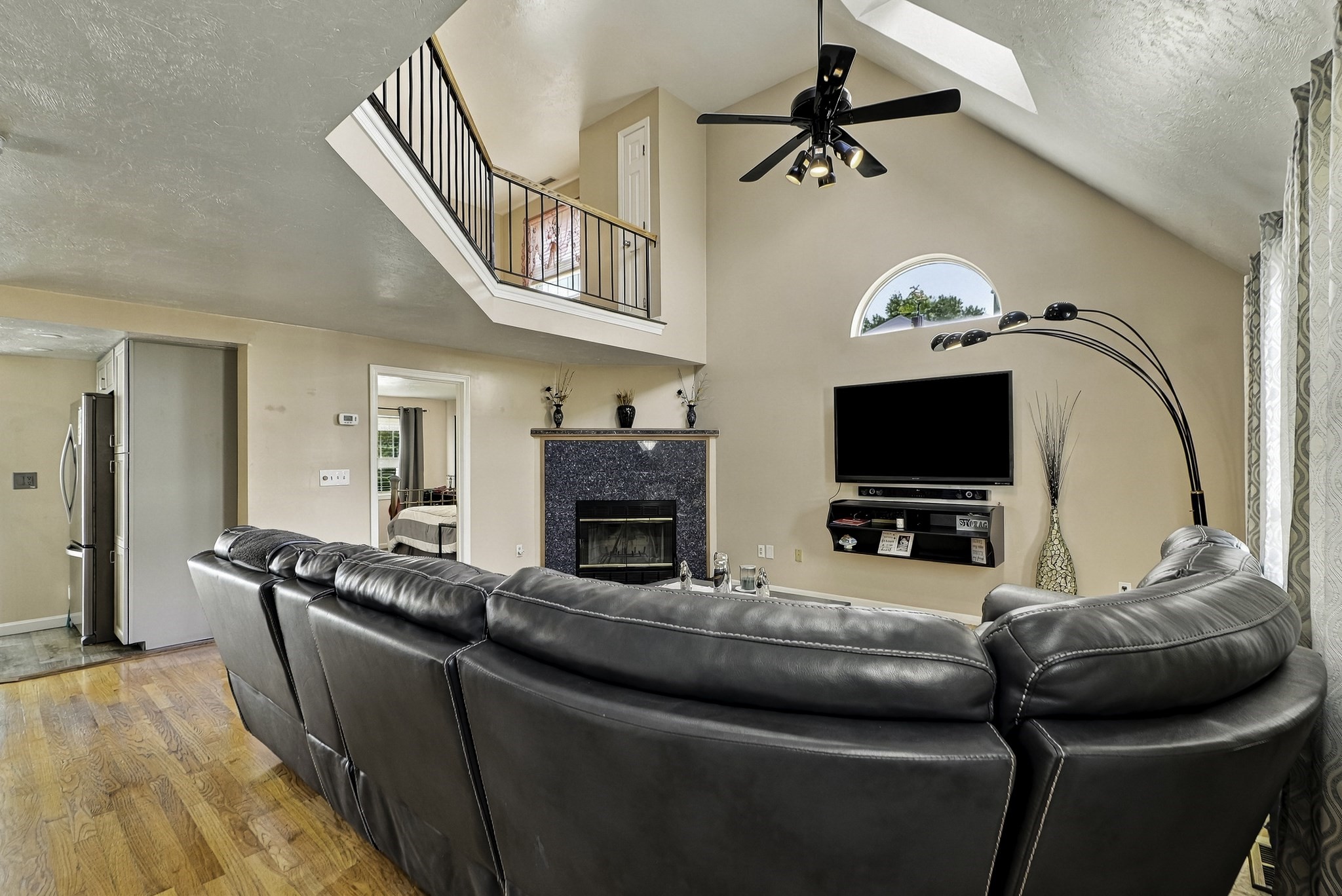 102 Sunderland Rd Property Photo 5