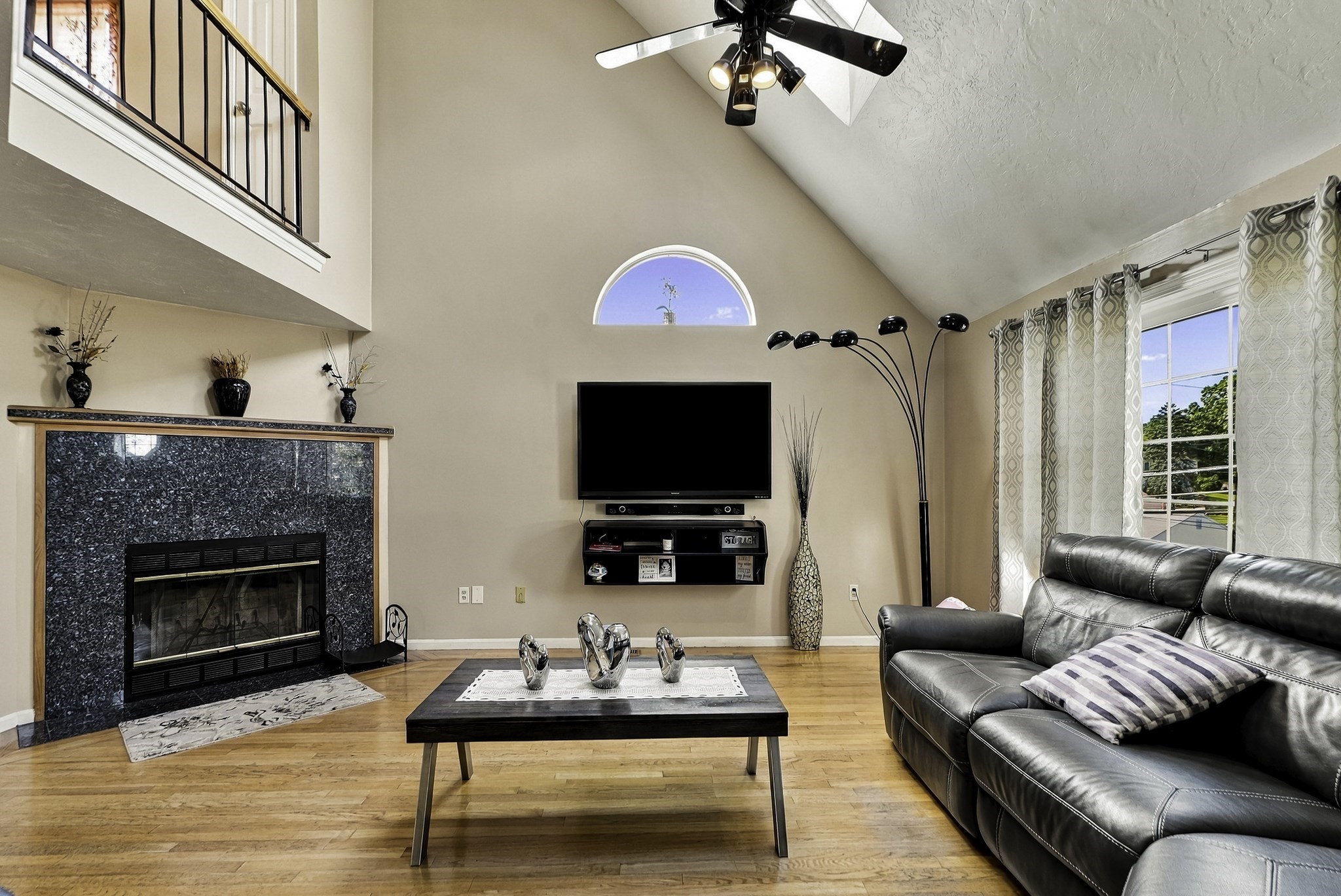 102 Sunderland Rd Property Photo 6