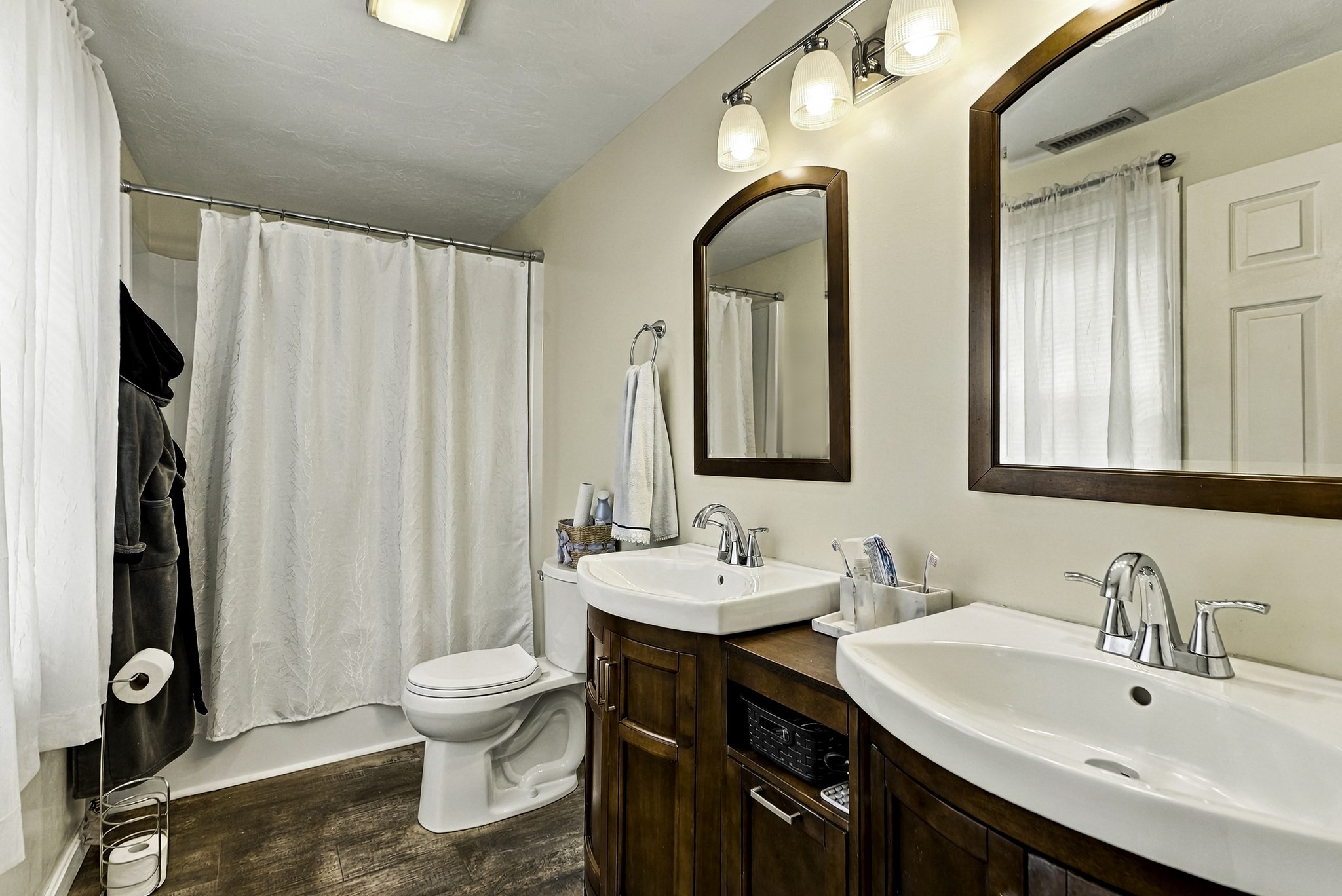 102 Sunderland Rd Property Photo 20