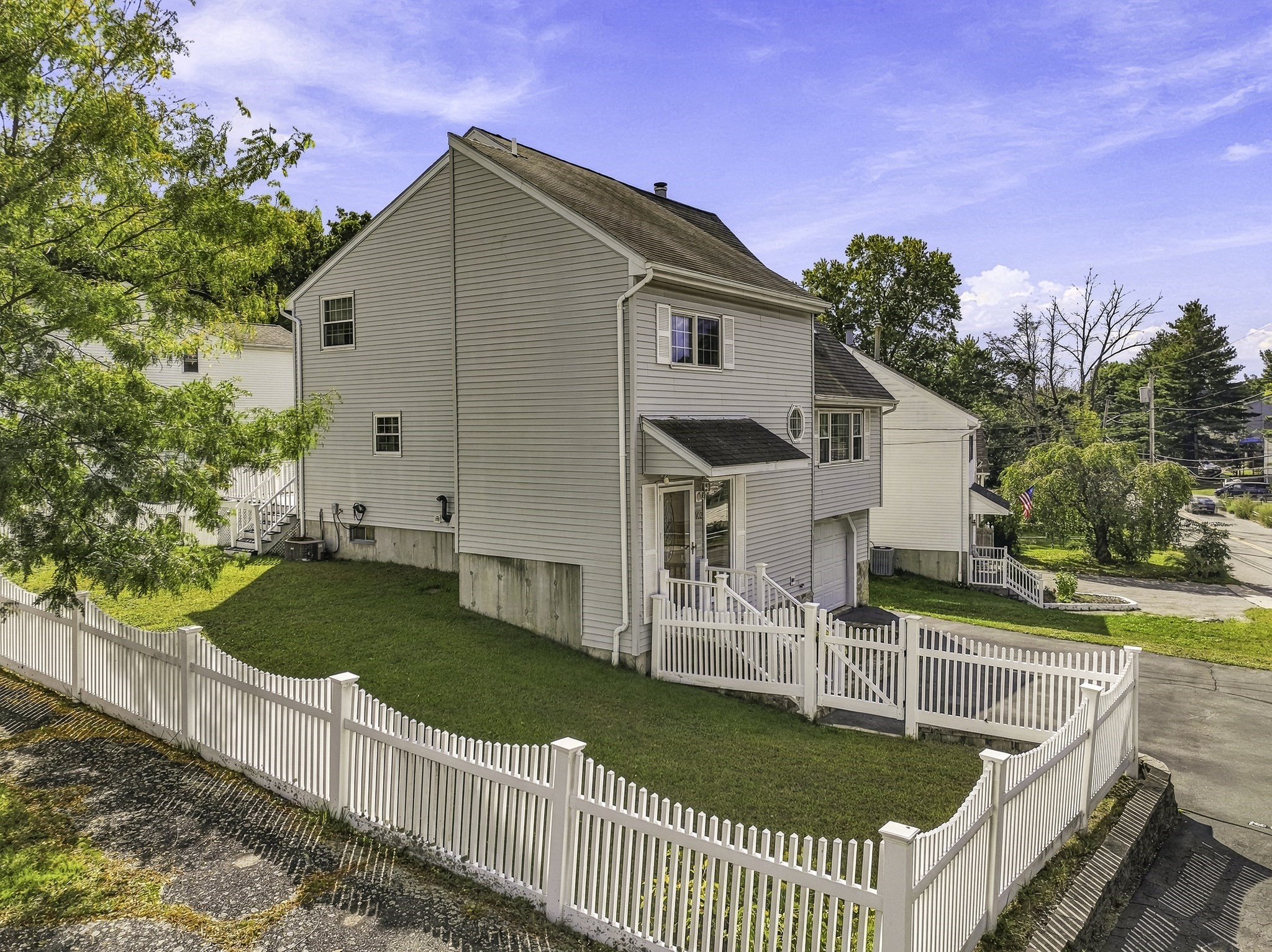 102 Sunderland Rd Property Photo 26
