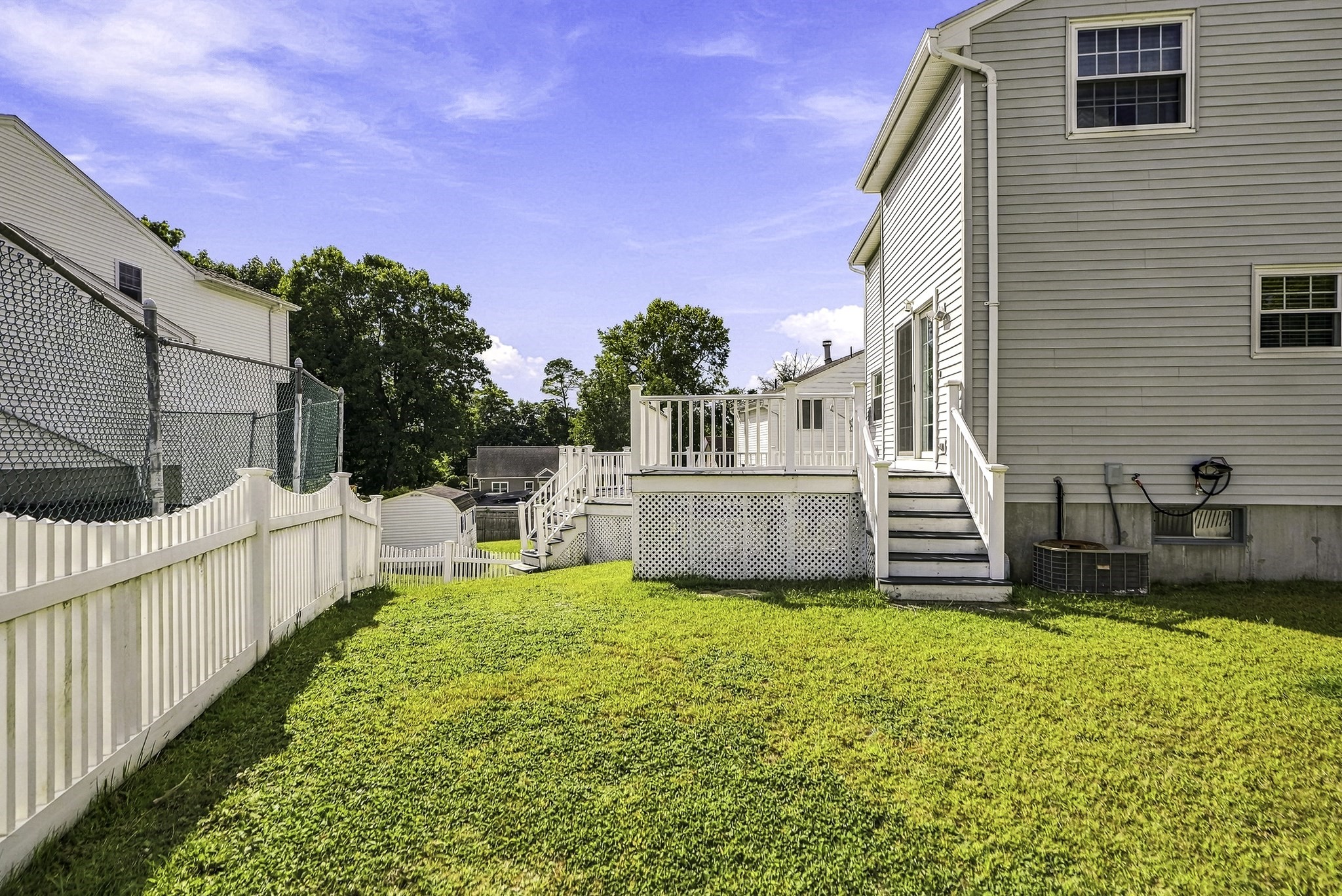102 Sunderland Rd Property Photo 29