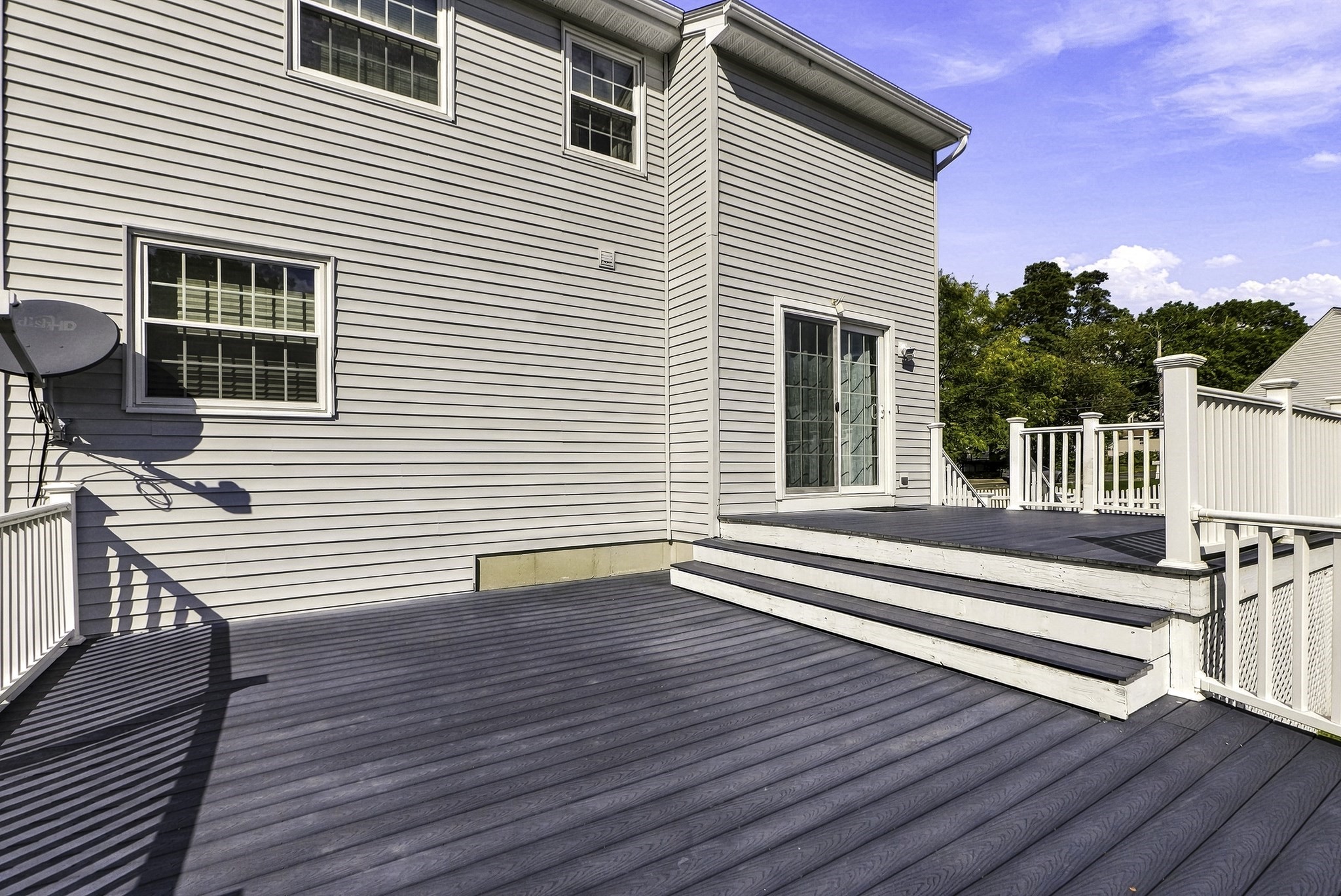 102 Sunderland Rd Property Photo 32