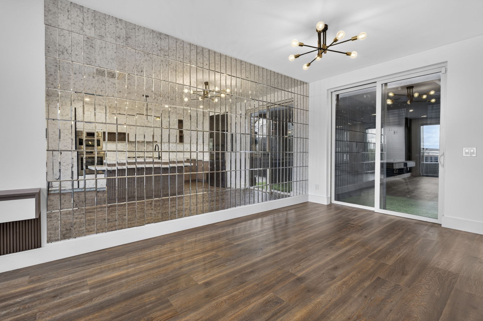 29 Woodford St # 3 Property Photo 3