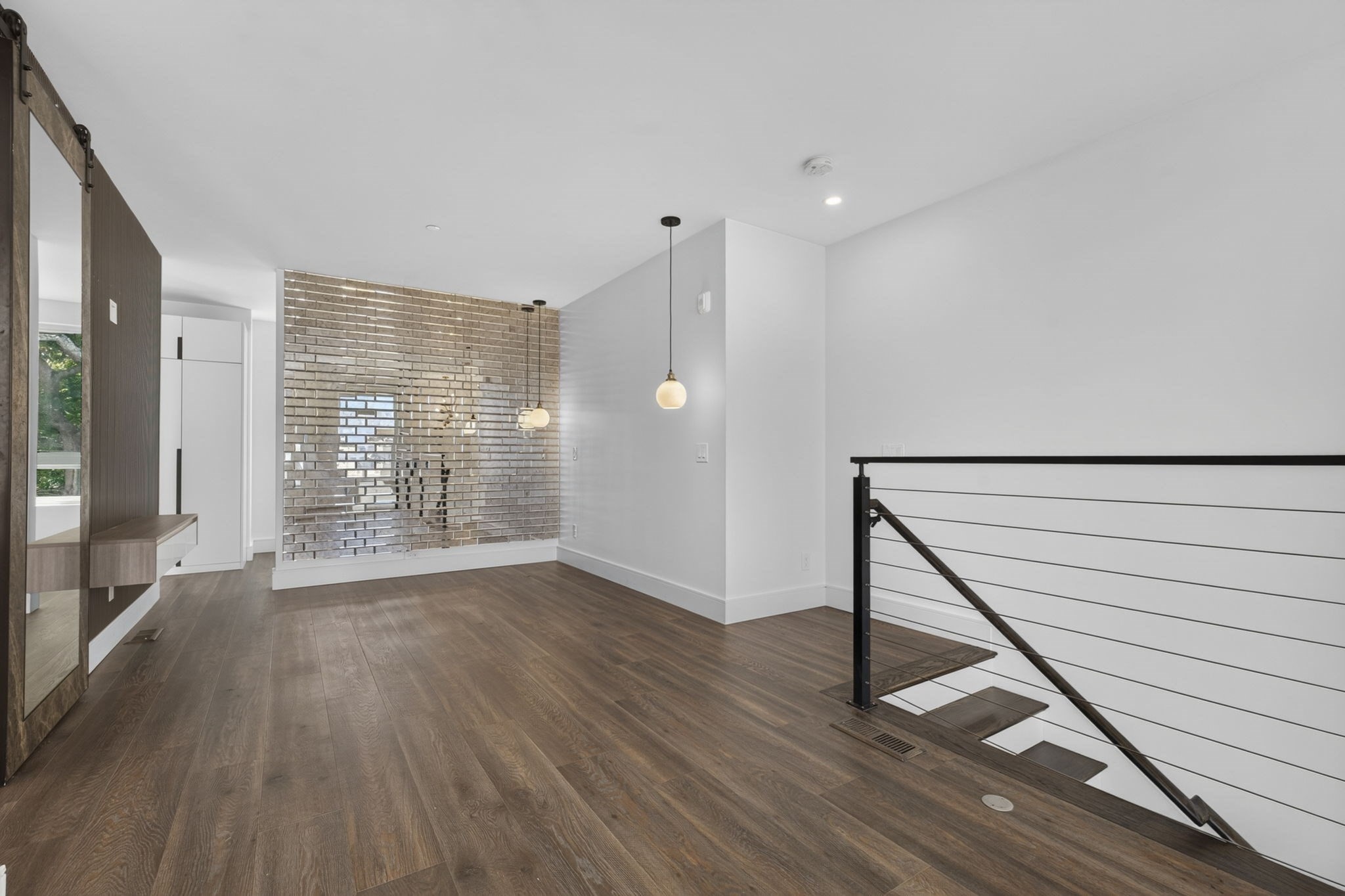 29 Woodford St # 3 Property Photo 5