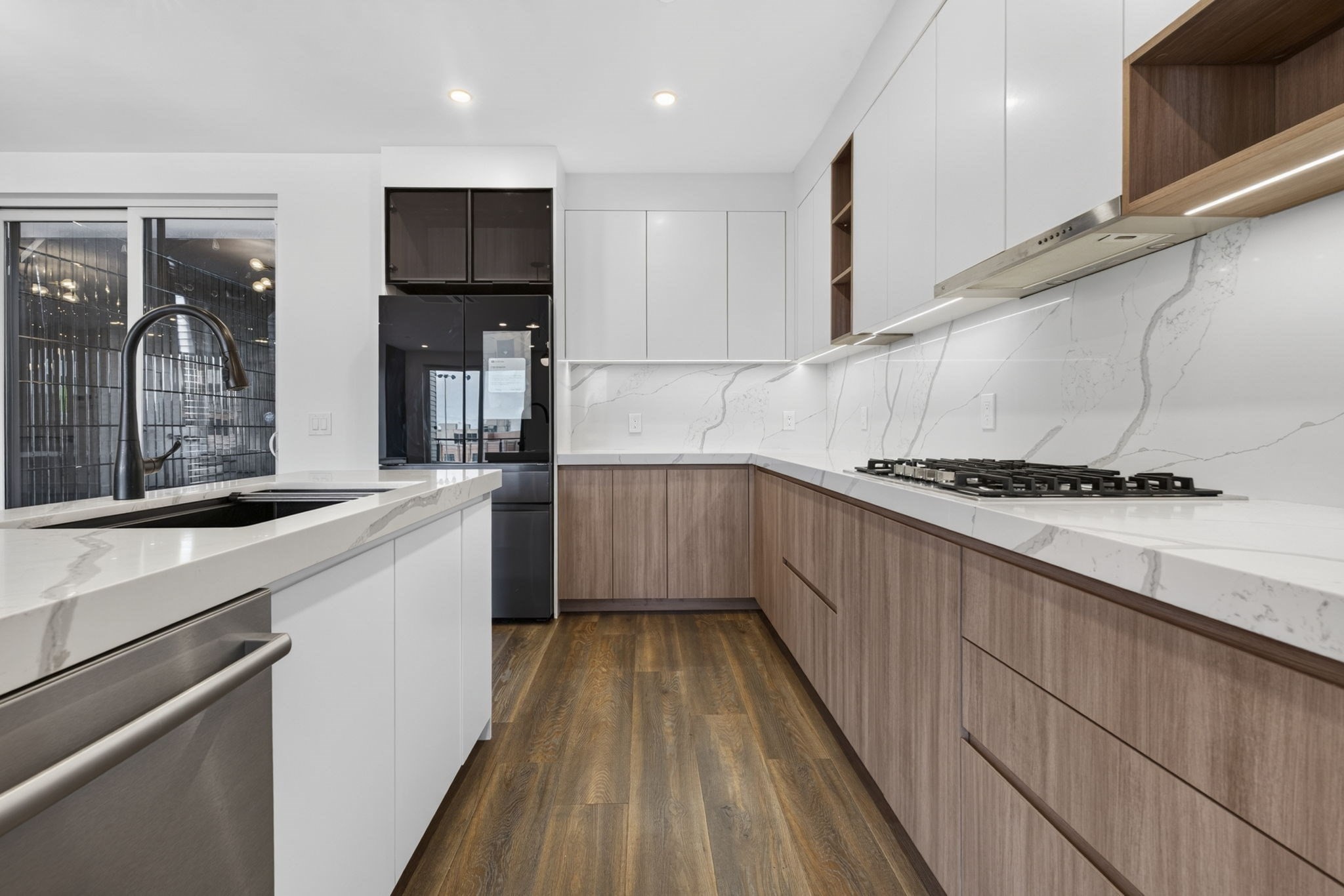 29 Woodford St # 3 Property Photo 6