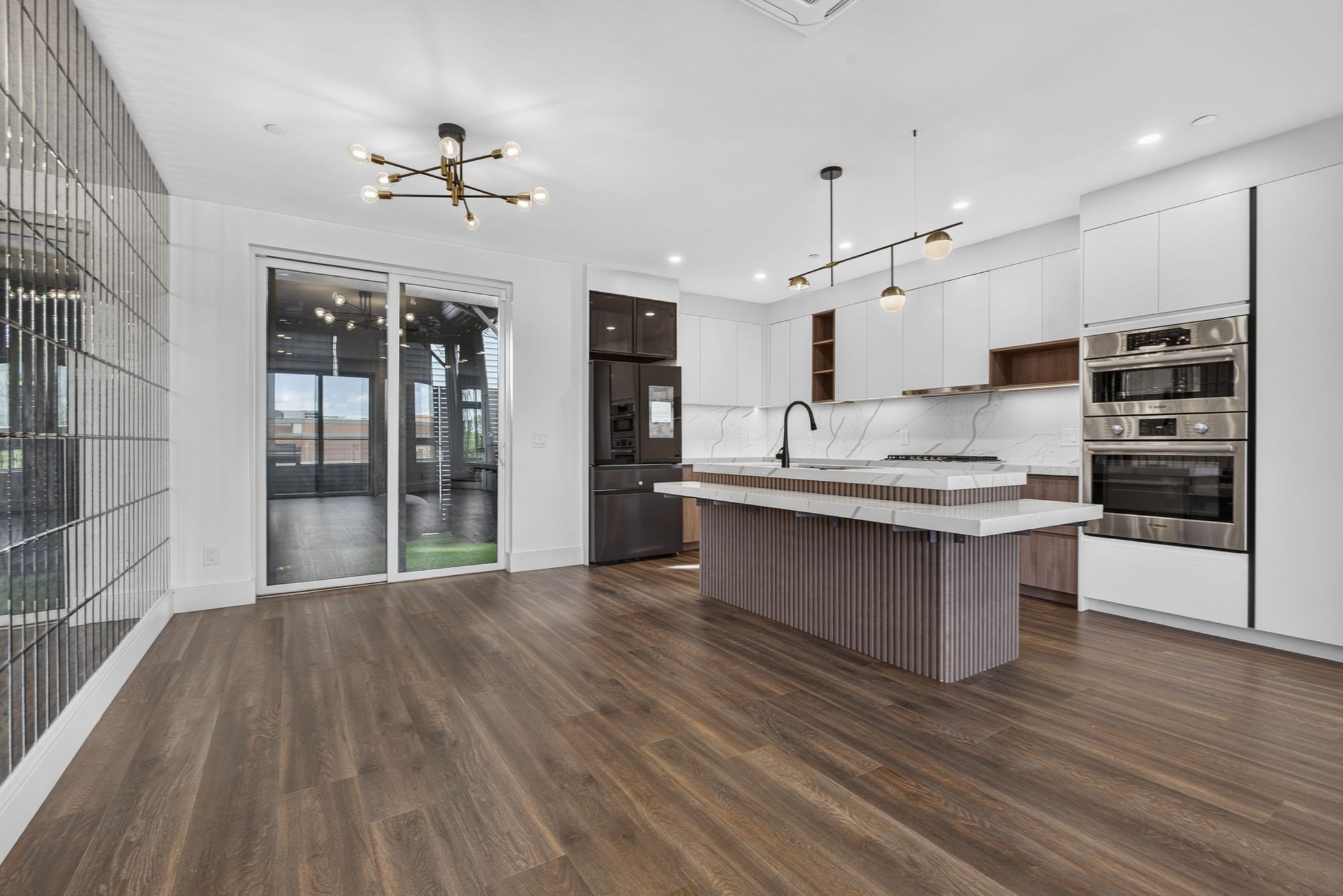 29 Woodford St # 3 Property Photo 15