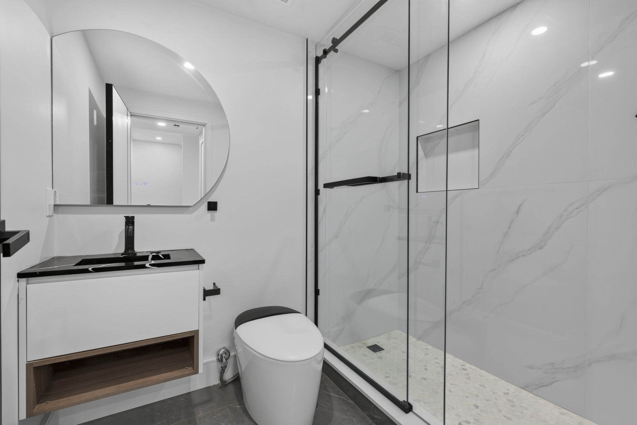 29 Woodford St # 3 Property Photo 27