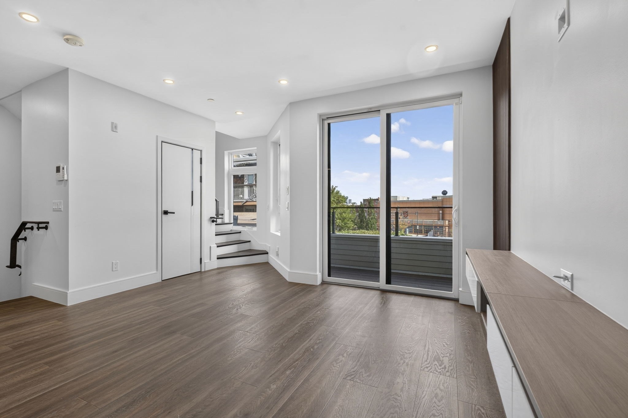 29 Woodford St # 3 Property Photo 35