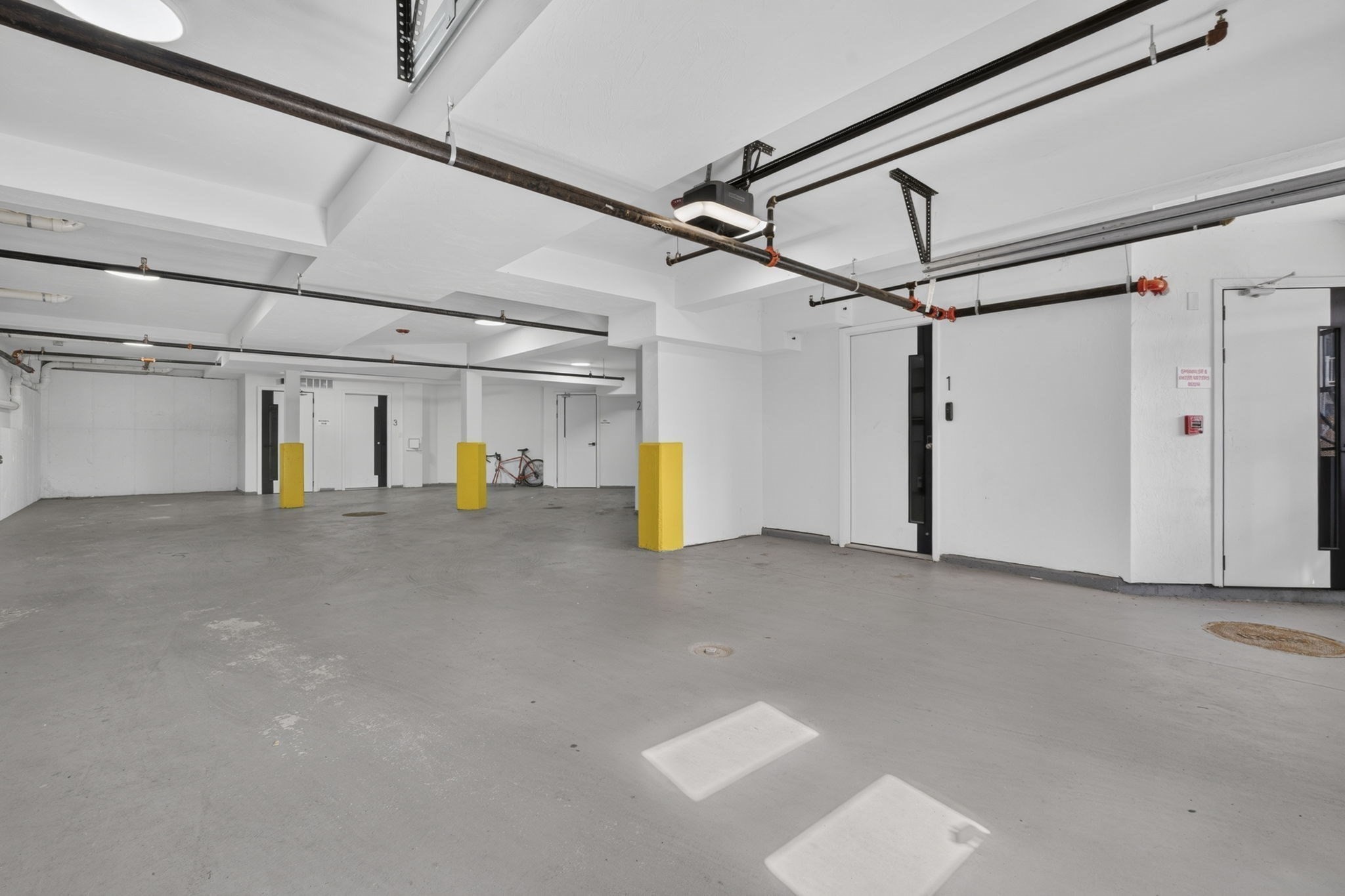 29 Woodford St # 3 Property Photo 41
