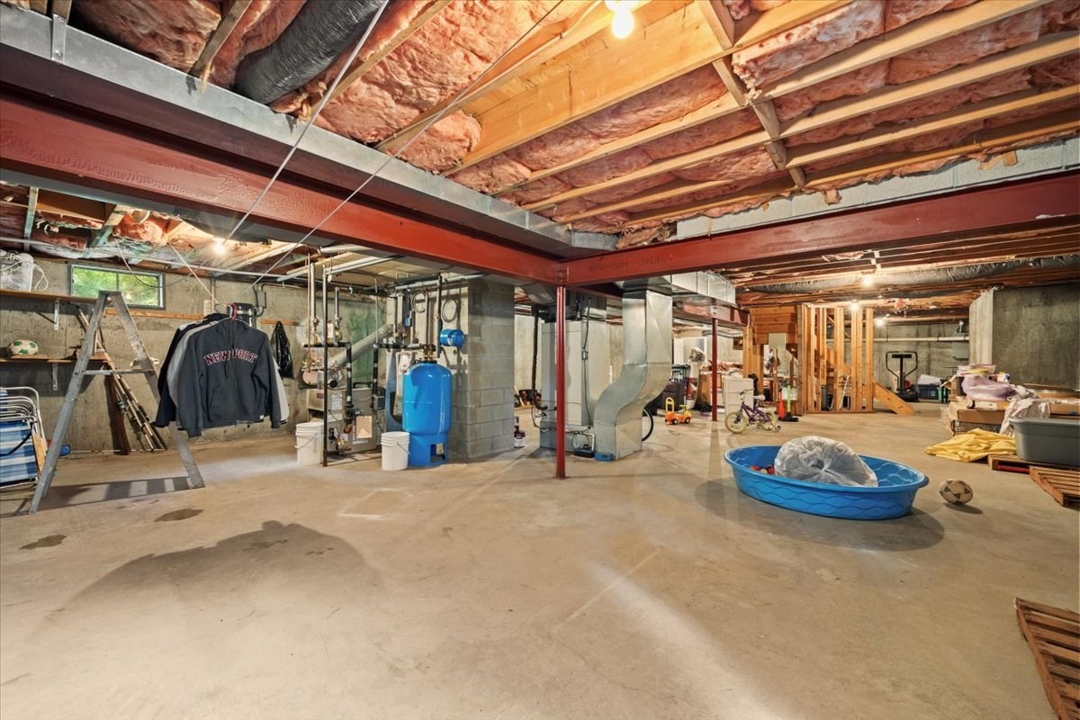 84 Jane Howland Dr Property Photo 33