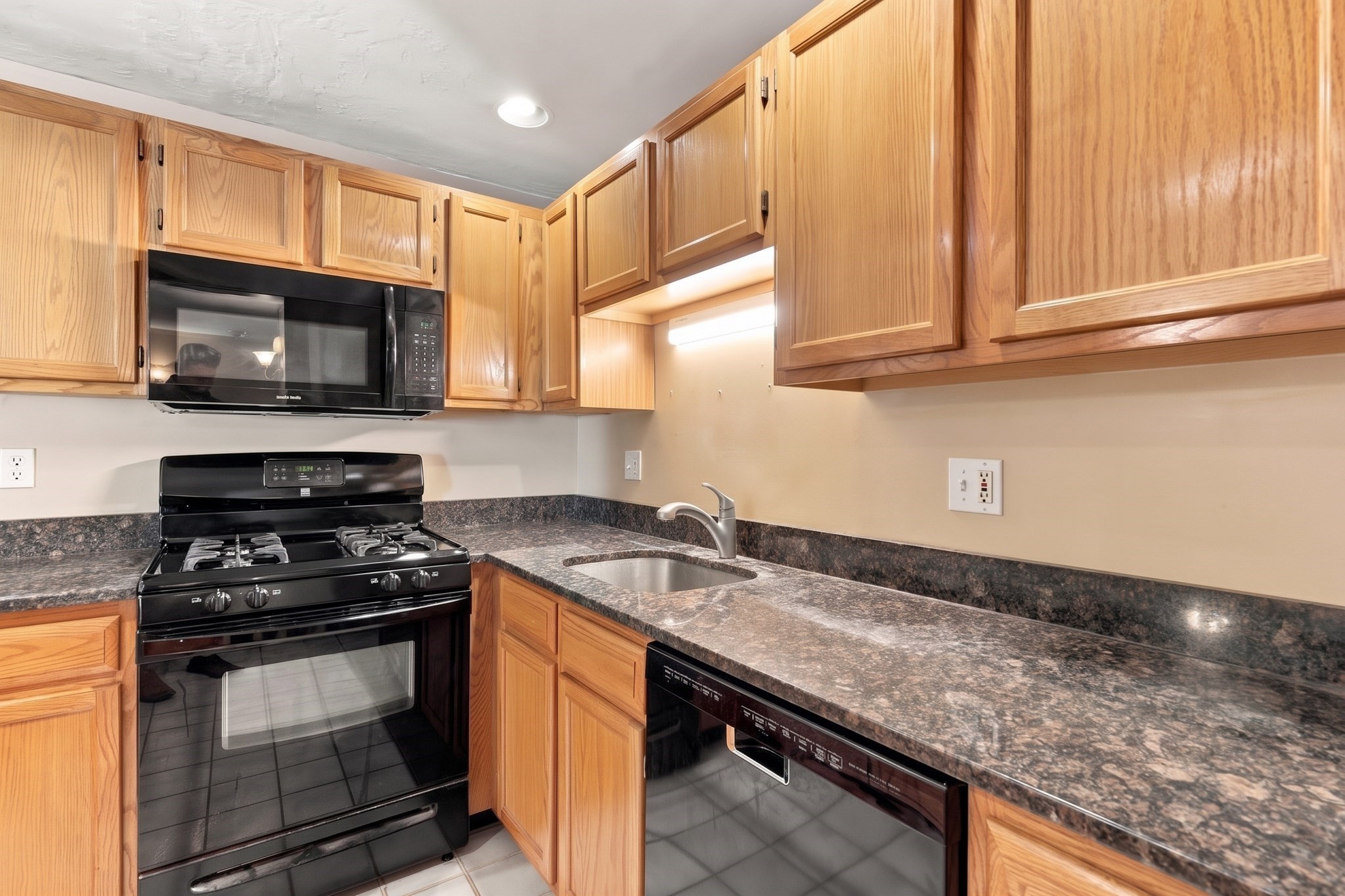 175 Littleton Road # B6 Property Photo 7