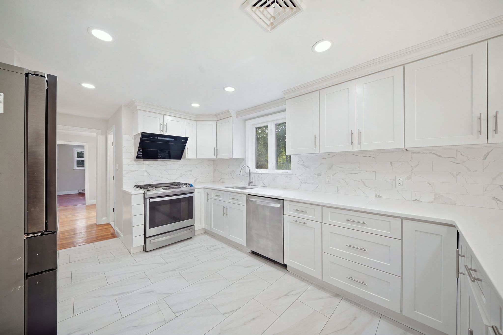 15 Maplewood Rd Property Photo 8
