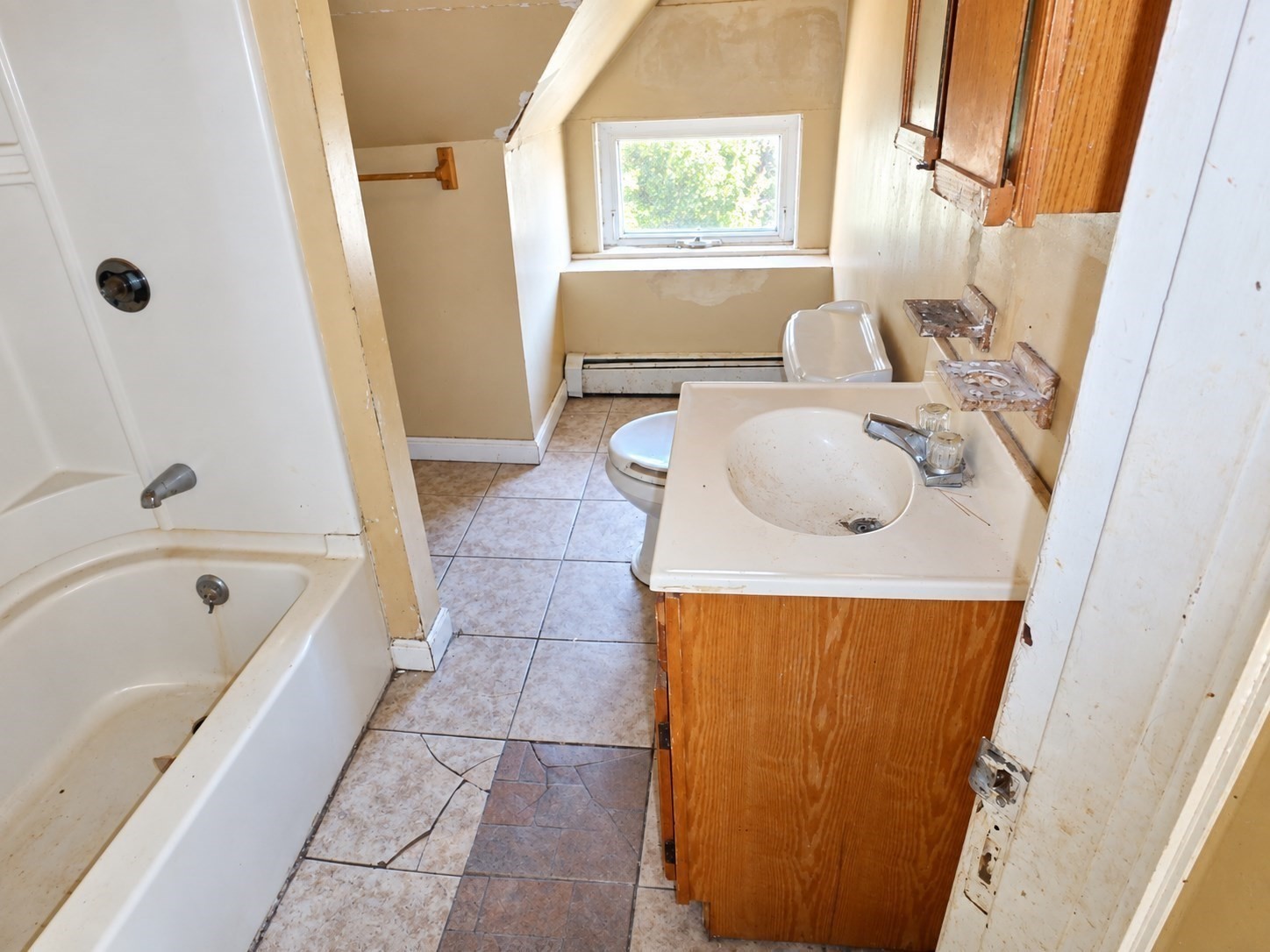 17 Rodman St Property Photo 9