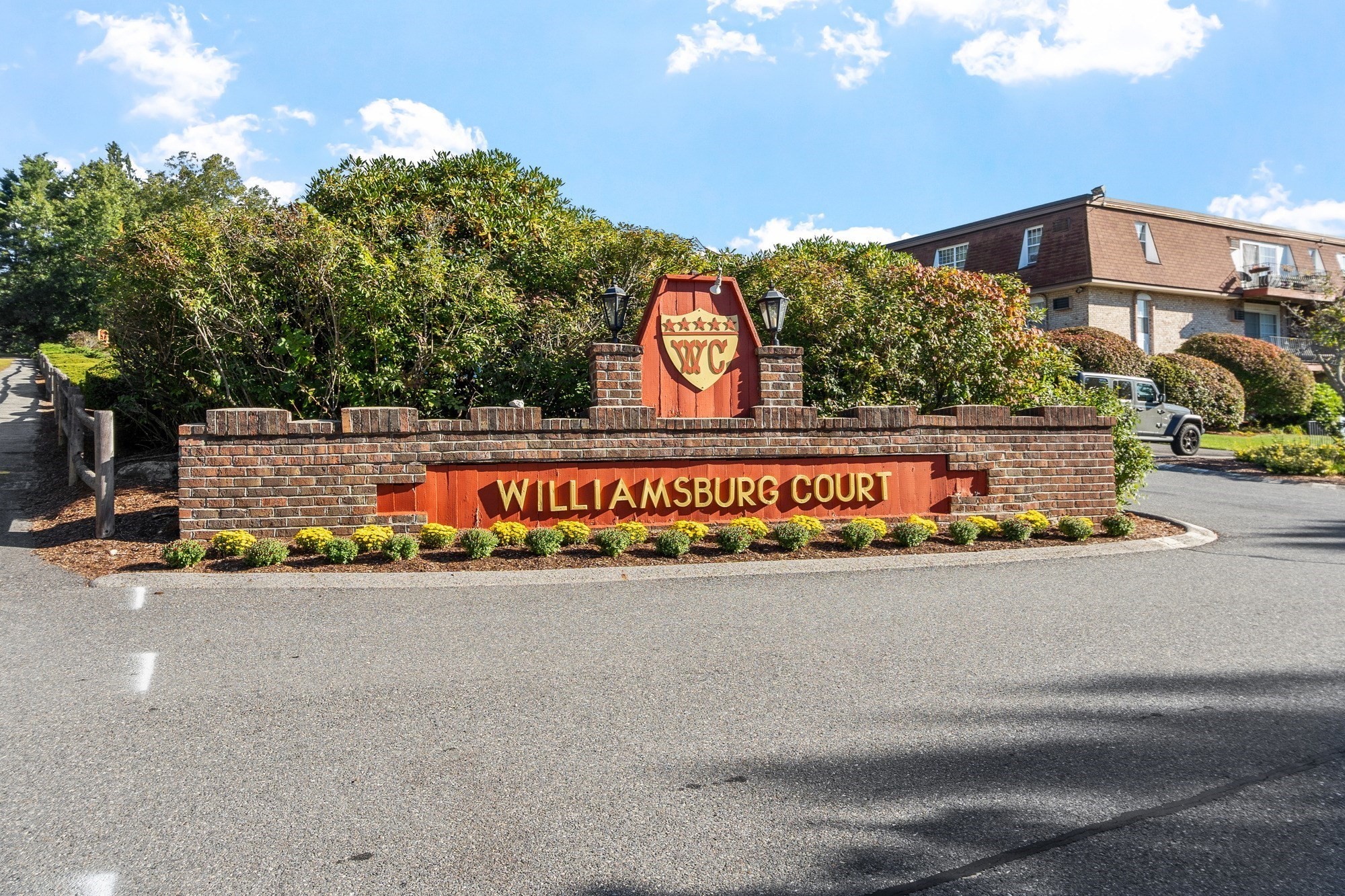 20 Williamsburg Ct. # 2 Property Photo 1