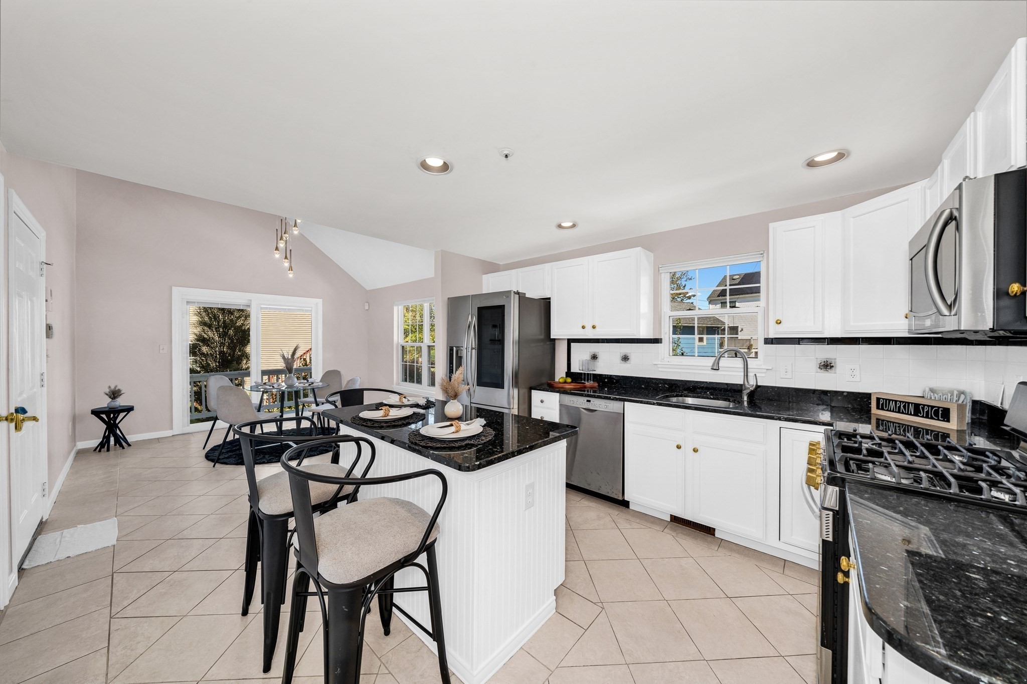 51 Bucklin Rd Property Photo 8
