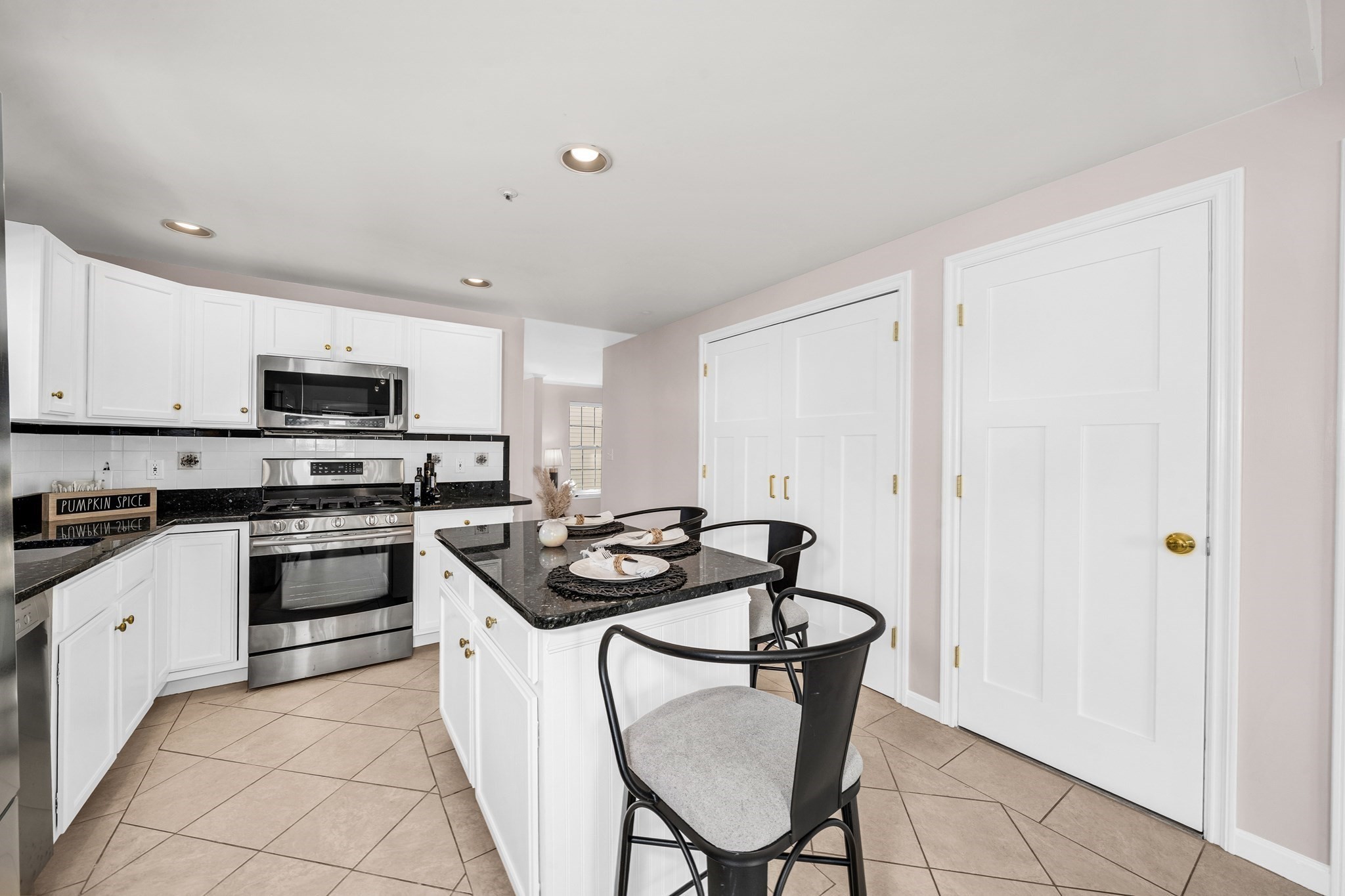 51 Bucklin Rd Property Photo 10