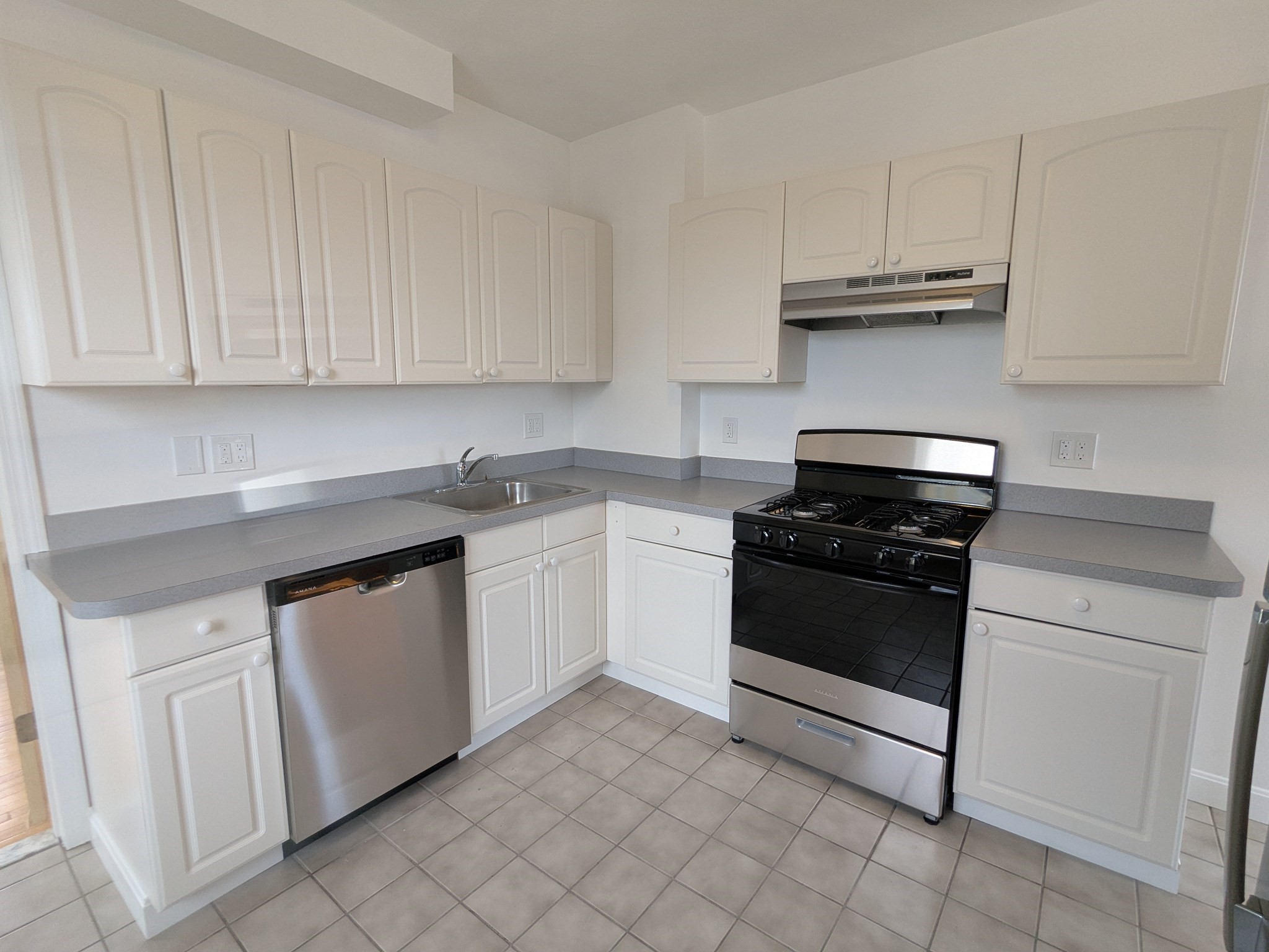 8 Pearl # 2 Property Photo 1
