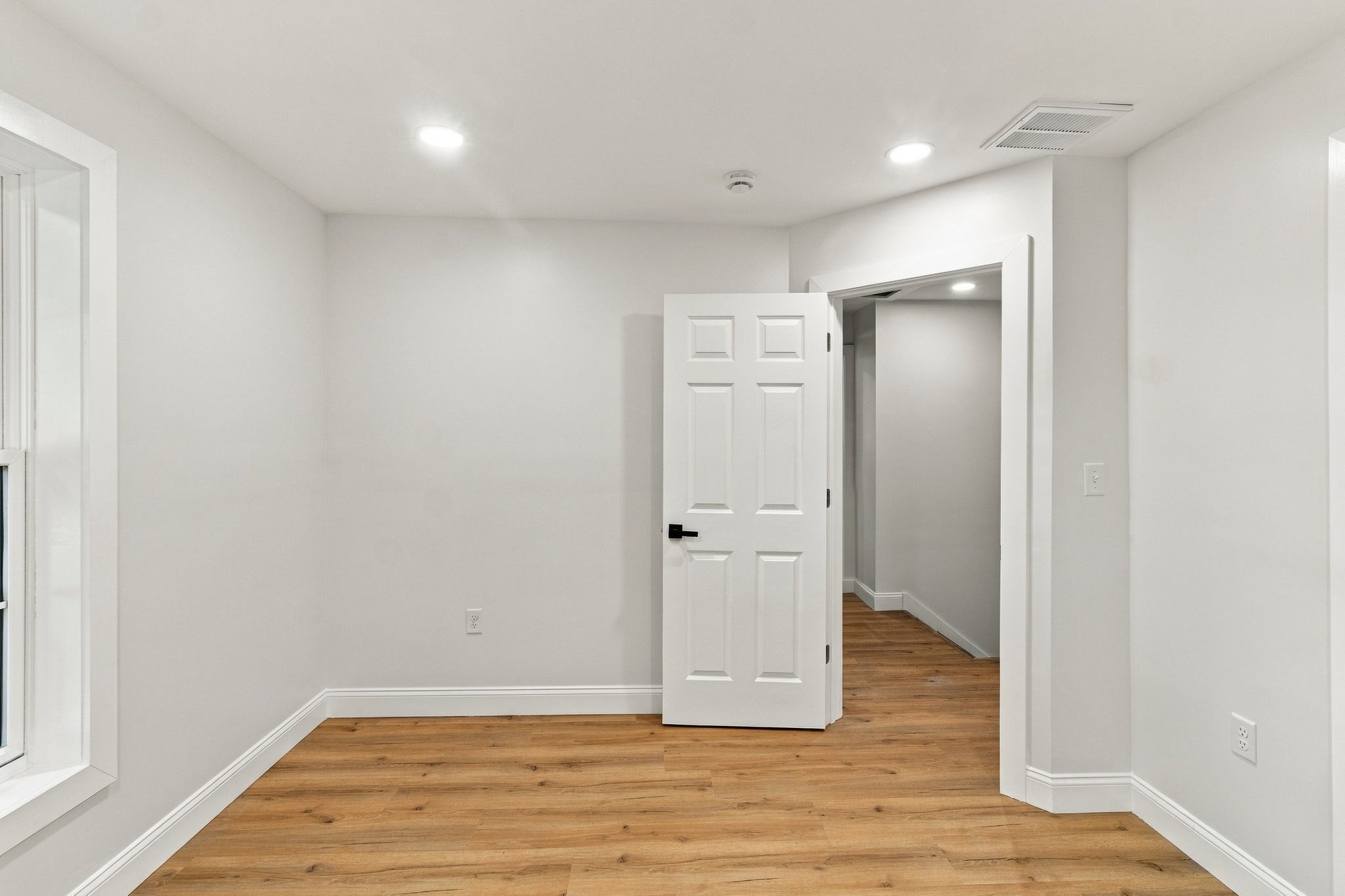 223 Jenckes Property Photo 32
