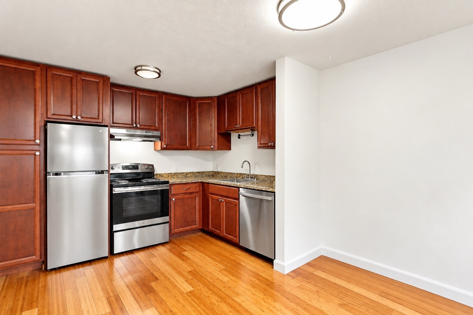 41 Warren St # B2 Property Photo 1