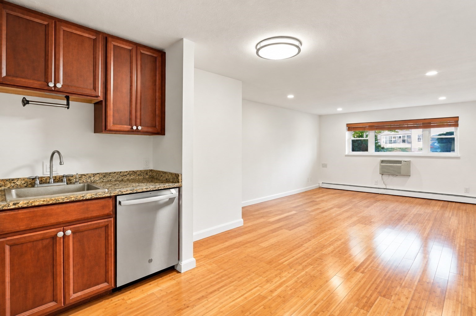 41 Warren St # B2 Property Photo 2