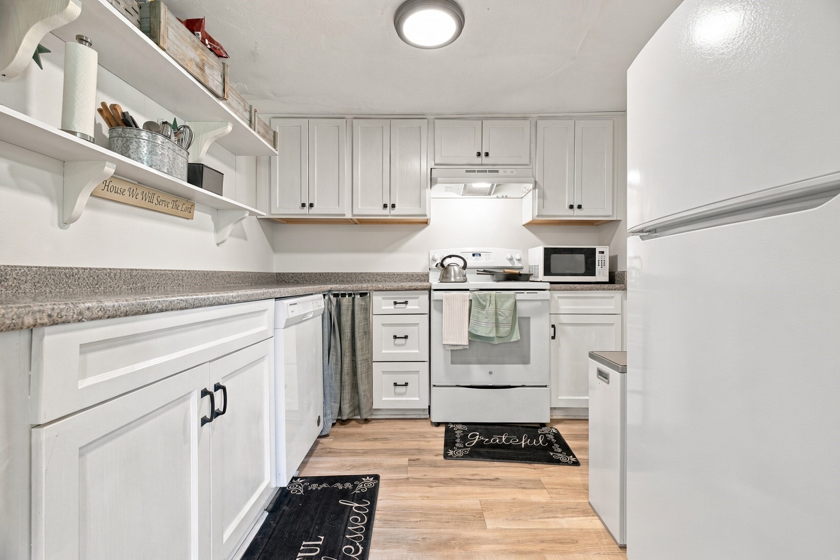 126 Summer Street Property Photo 9