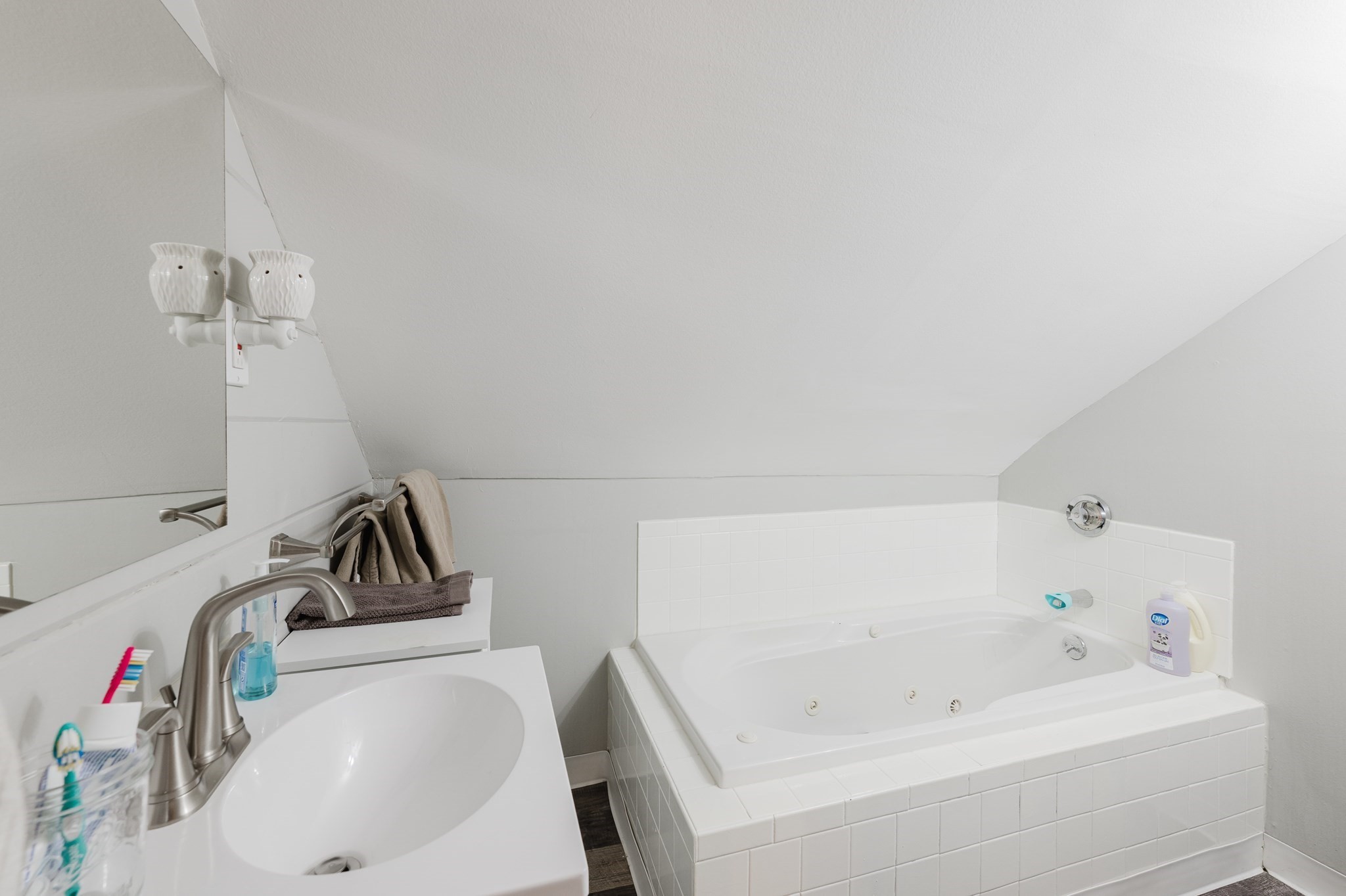 27 Cecile St Property Photo 23