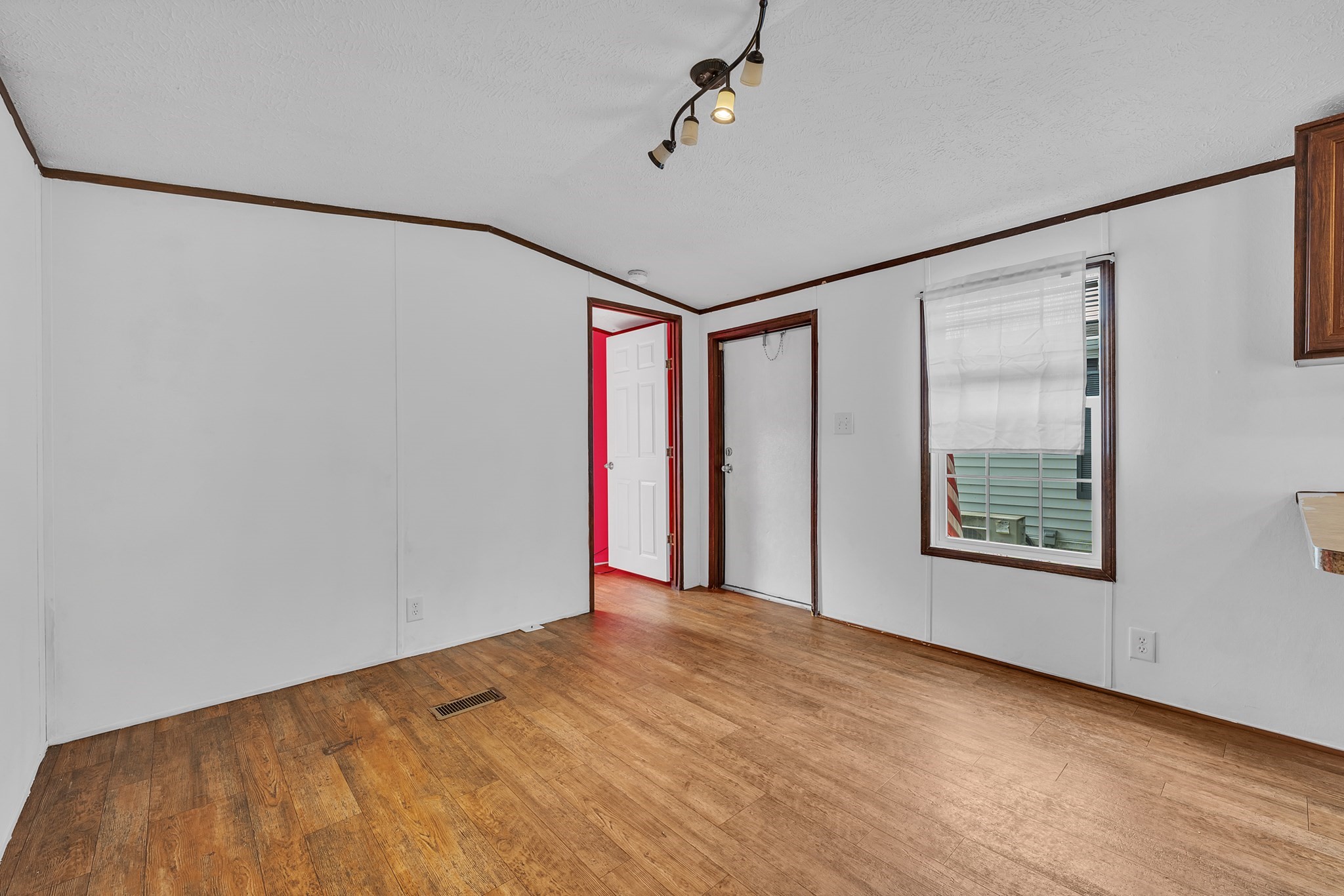 557 Southwest Cutoff # 67 Property Photo 4