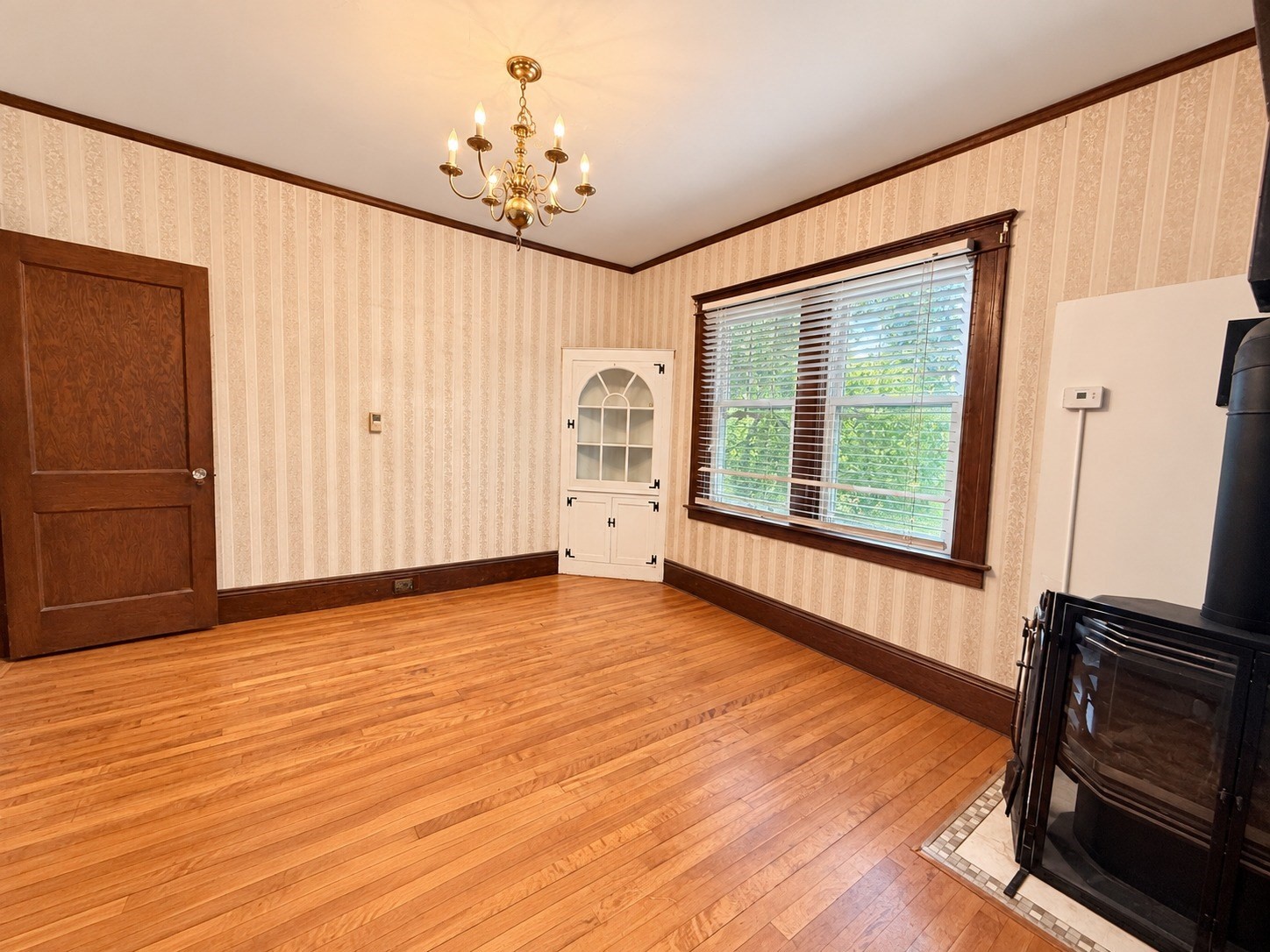 16 Winnipeg St Property Photo 3