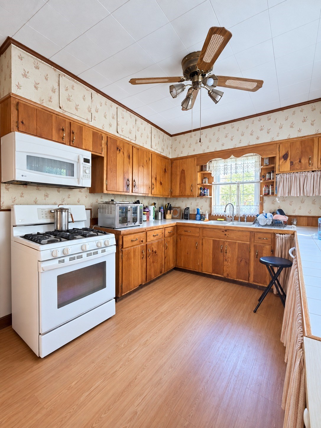 16 Winnipeg St Property Photo 4