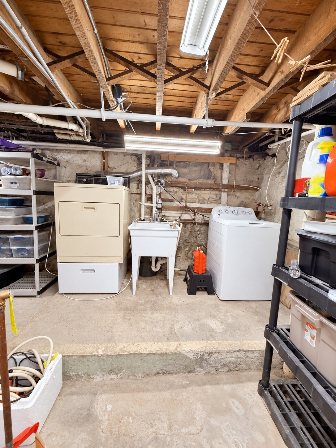 16 Winnipeg St Property Photo 11