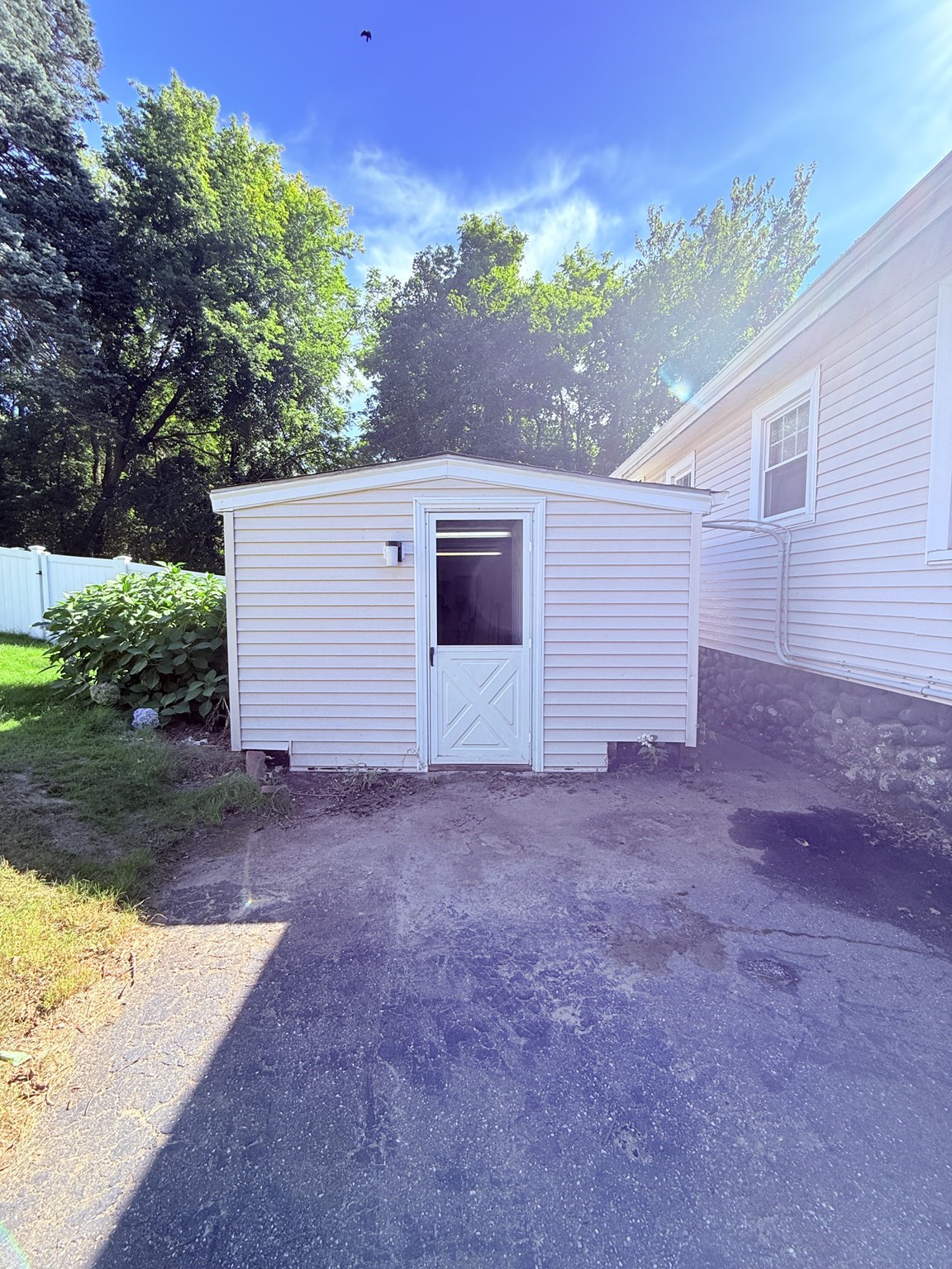 16 Winnipeg St Property Photo 17