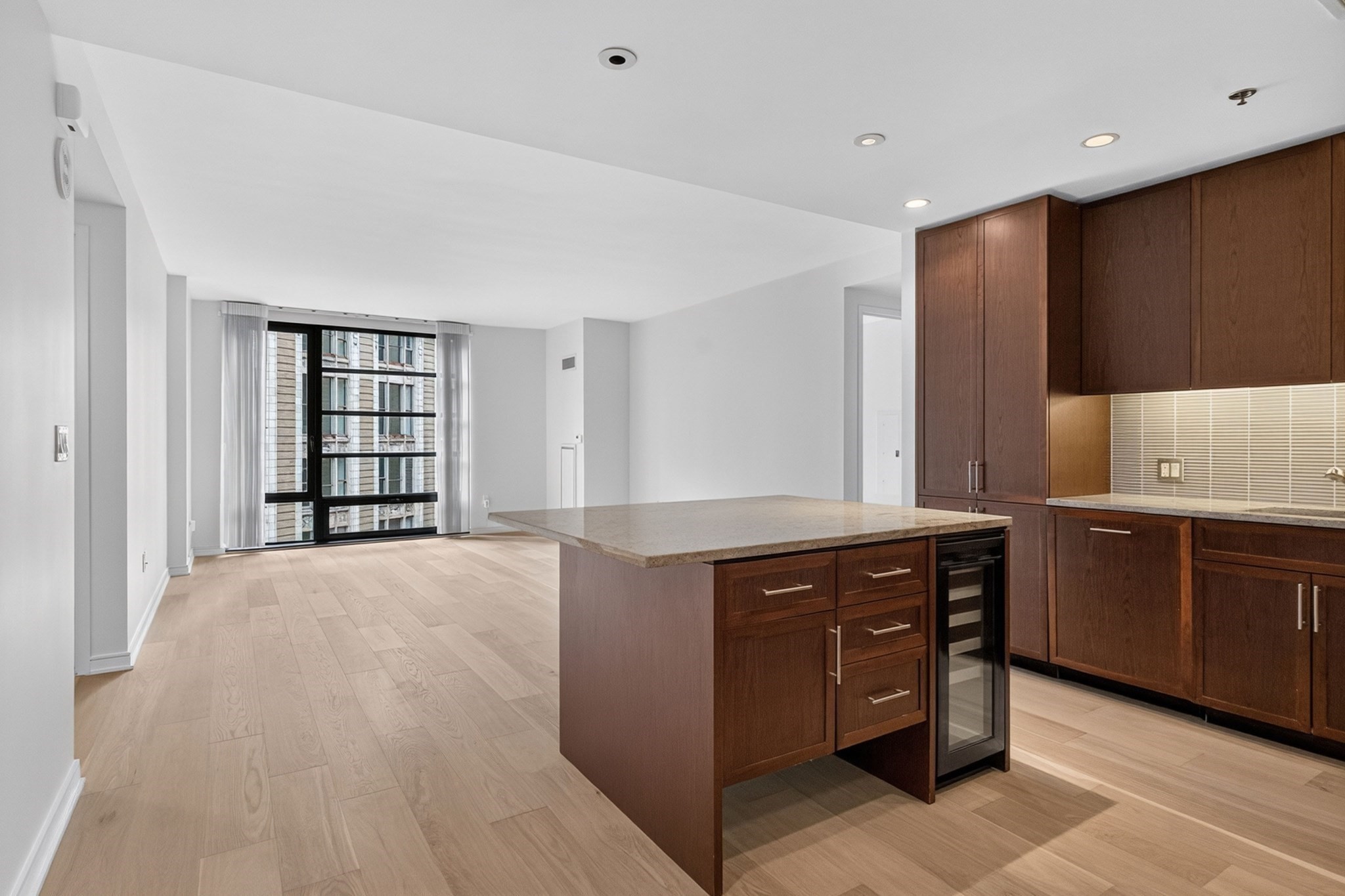 580 Washington Street # 601 Property Photo 2