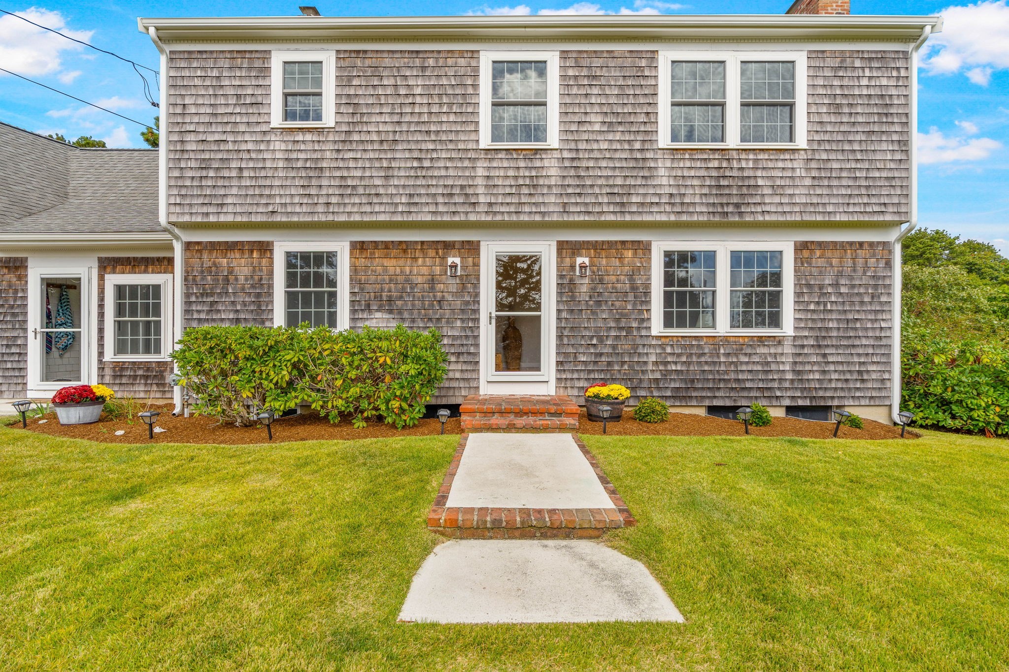 20 Stoughton Lane Property Photo 4