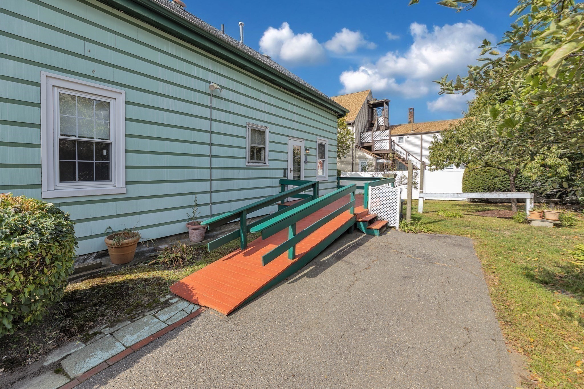 22 Barry St Property Photo 5