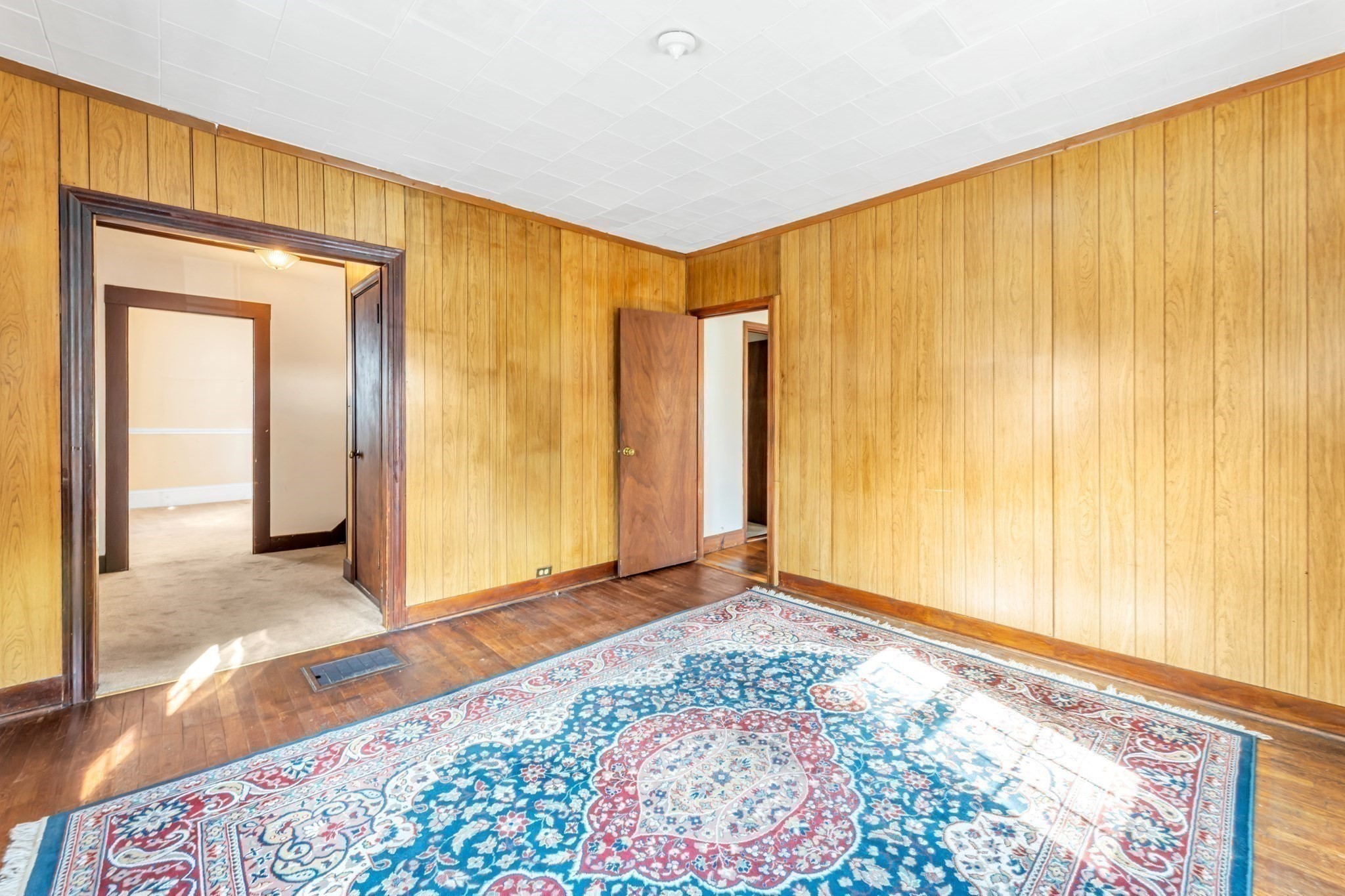 22 Barry St Property Photo 8