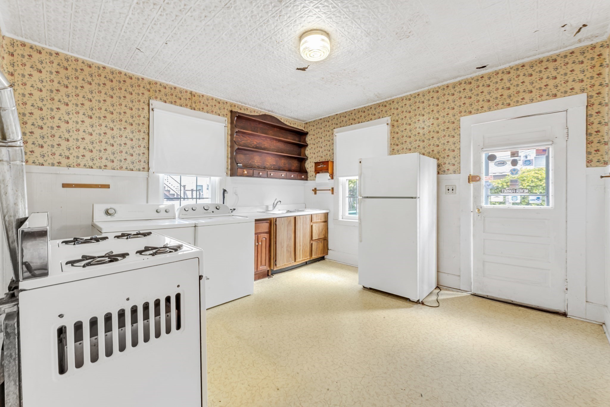 22 Barry St Property Photo 10
