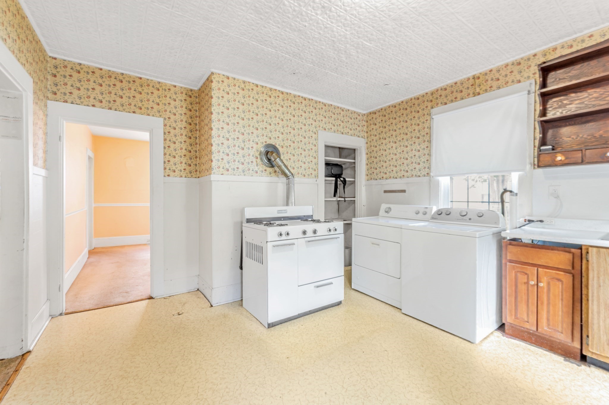 22 Barry St Property Photo 11